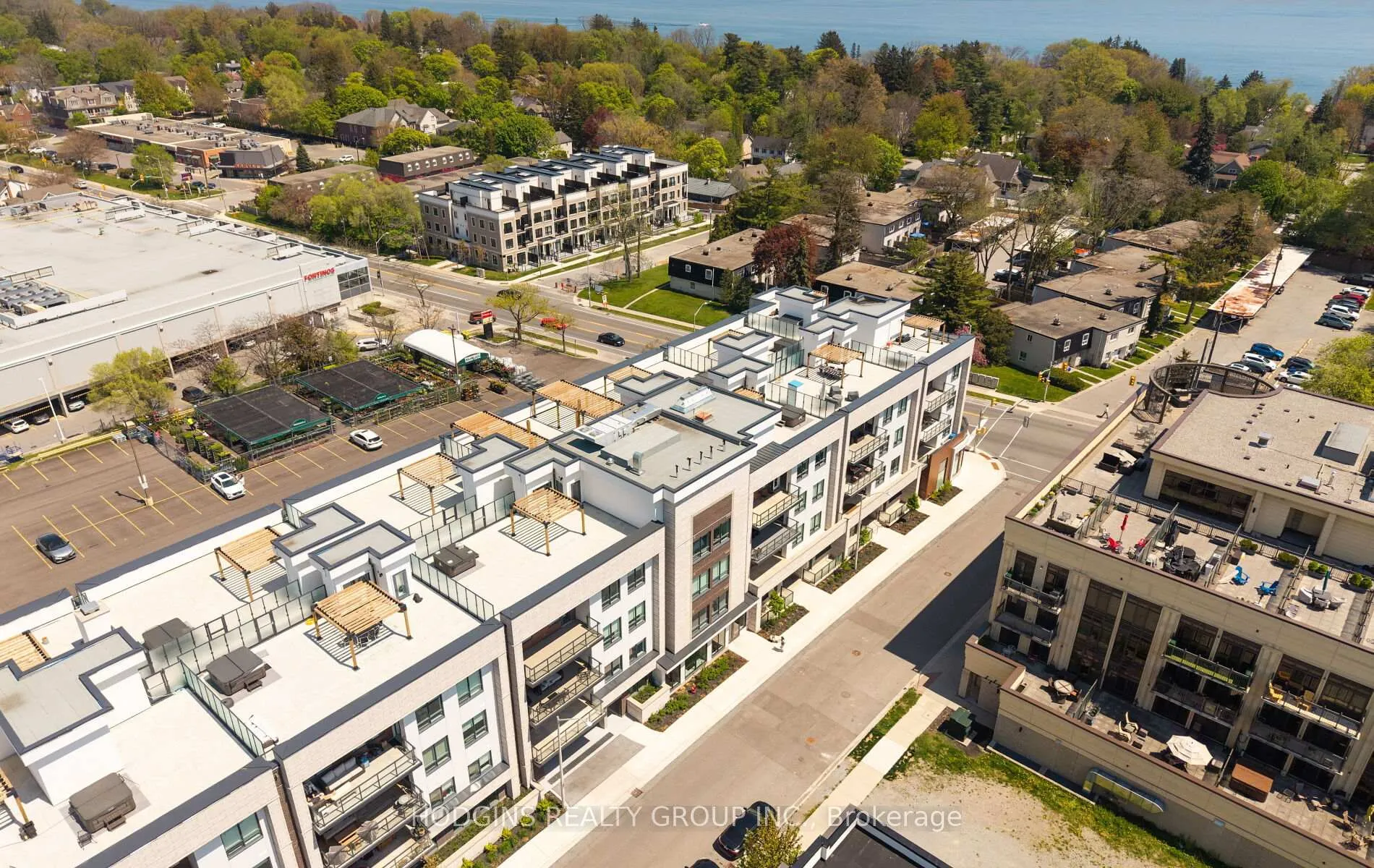 Photo 4 of Unit 414, 123 Maurice Drive, Oakville, Central — HOMEH