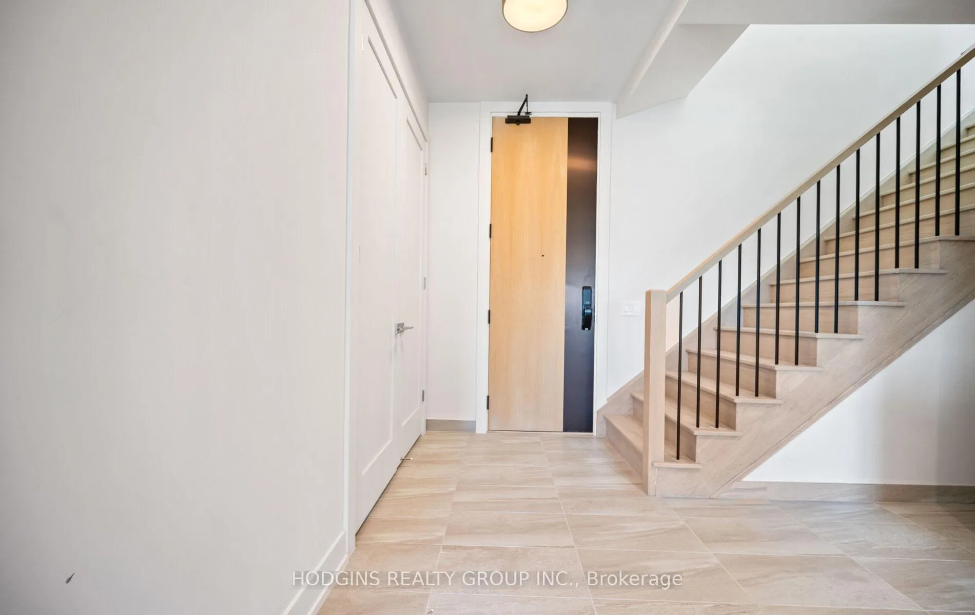 Photo 7 of Unit 414, 123 Maurice Drive, Oakville, Central — HOMEH