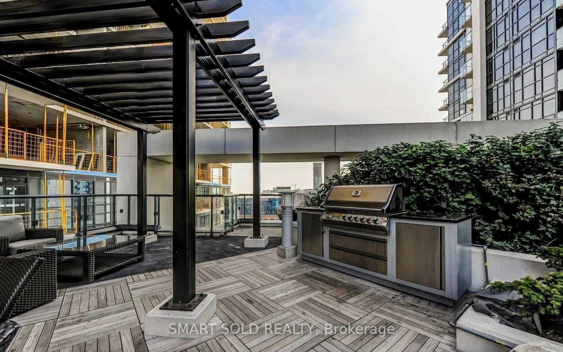 Photo 4 of Unit 2310, 400 Adelaide Street, Toronto, Moss Park — HOMEH