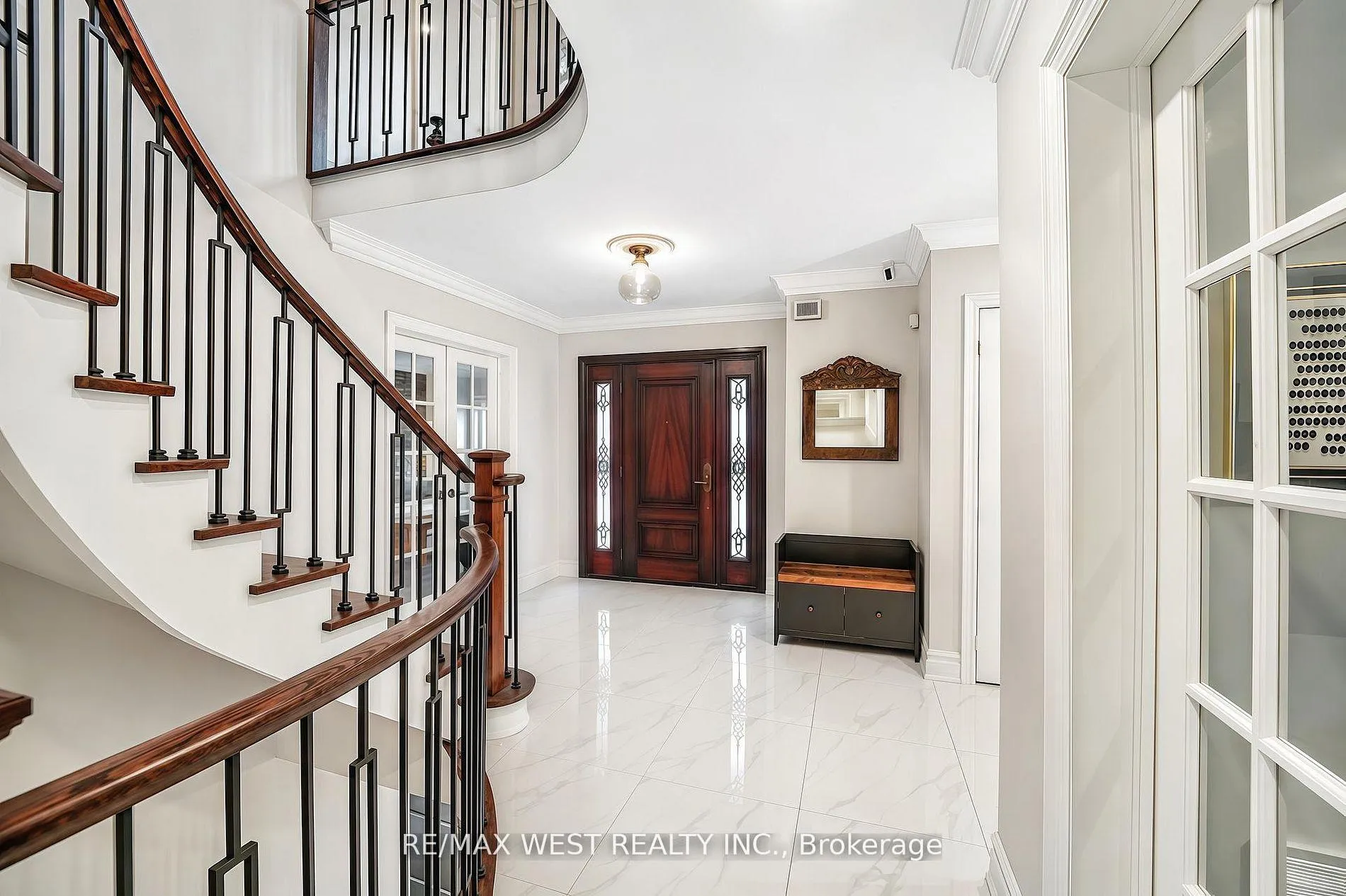 Photo 3 of 31 Garriock Court, Vaughan, Islington Woods — HOMEH