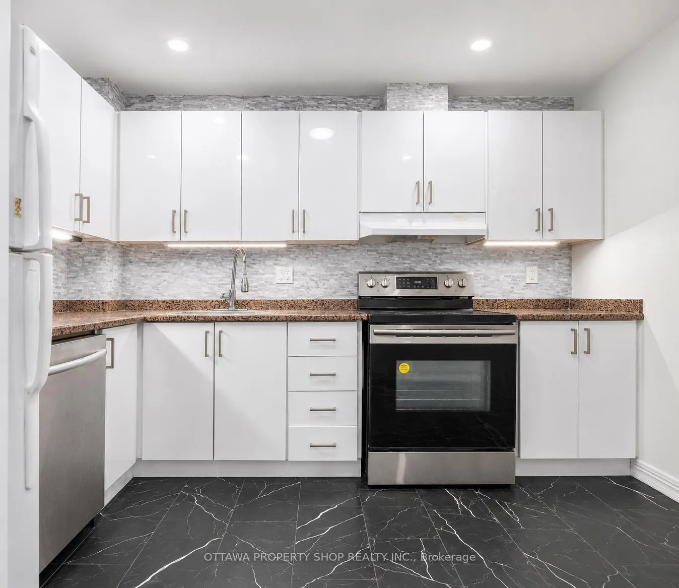 Photo 2 of Unit 185, 825 Cahill Drive W, Ottawa, Hunt Club — HOMEH