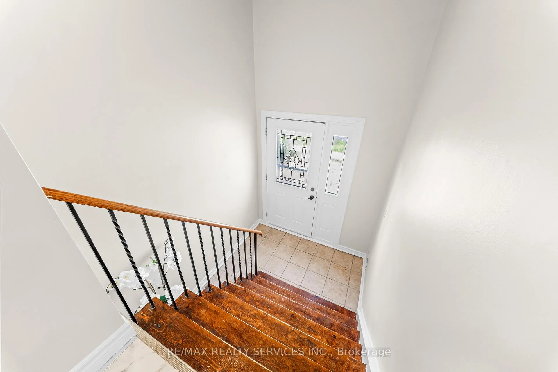 Photo 6 of 62 Horne Drive, Brampton, Brampton North — HOMEH