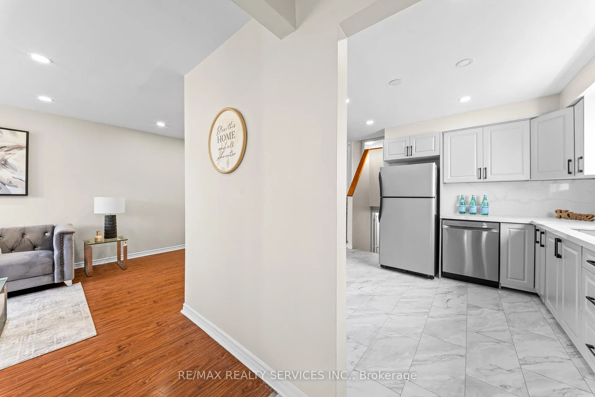 Photo 8 of 62 Horne Drive, Brampton, Brampton North — HOMEH