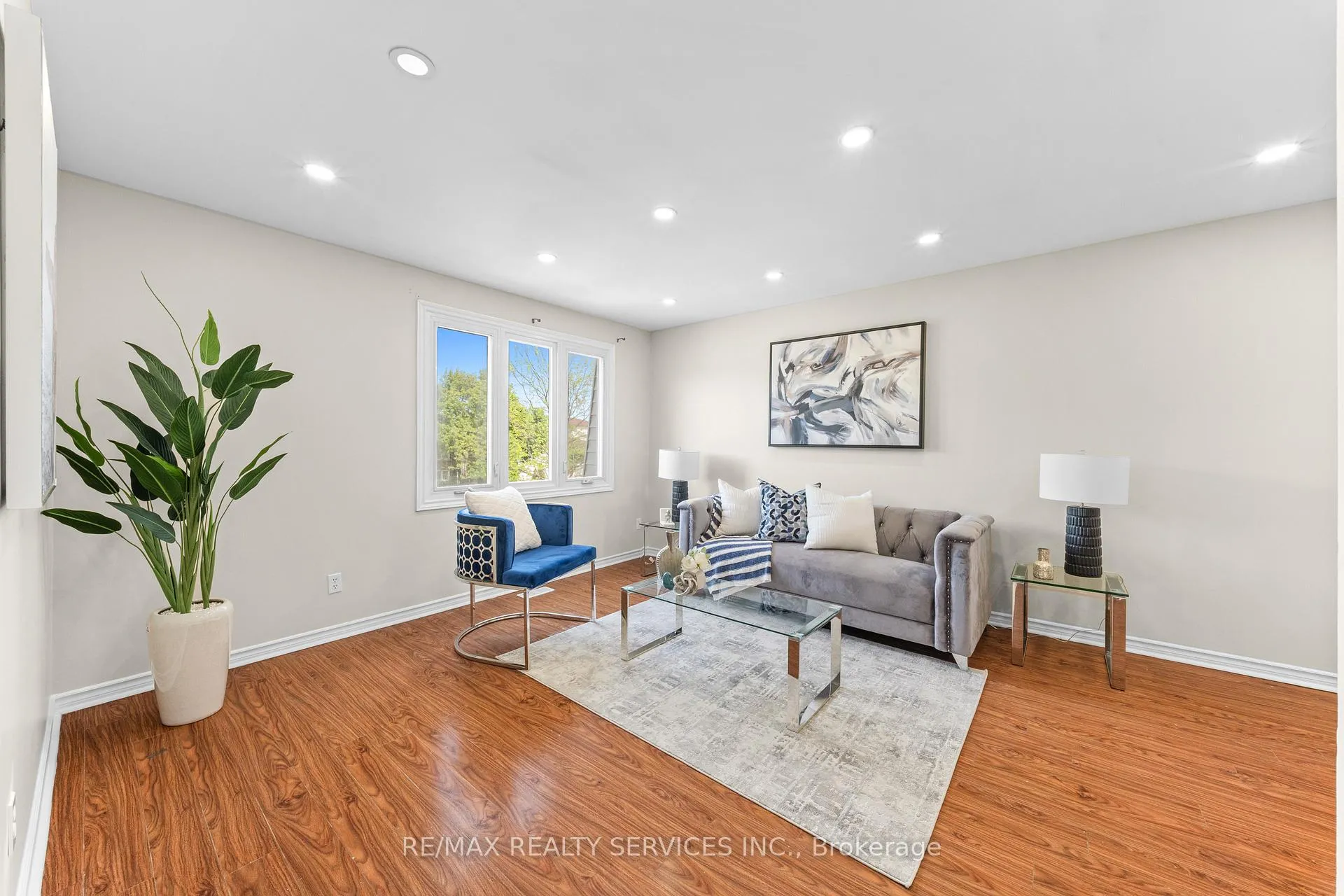 Photo 10 of 62 Horne Drive, Brampton, Brampton North — HOMEH
