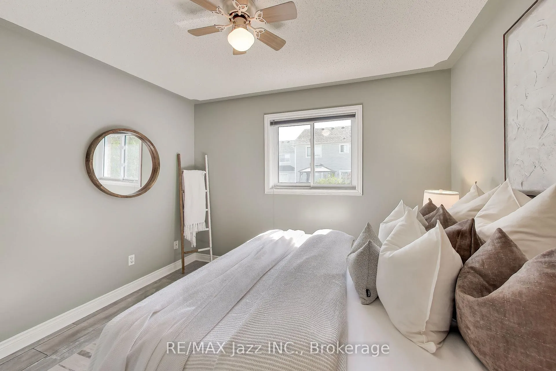 Photo 32 of 6 West Side Drive, Clarington, Bowmanville — HOMEH