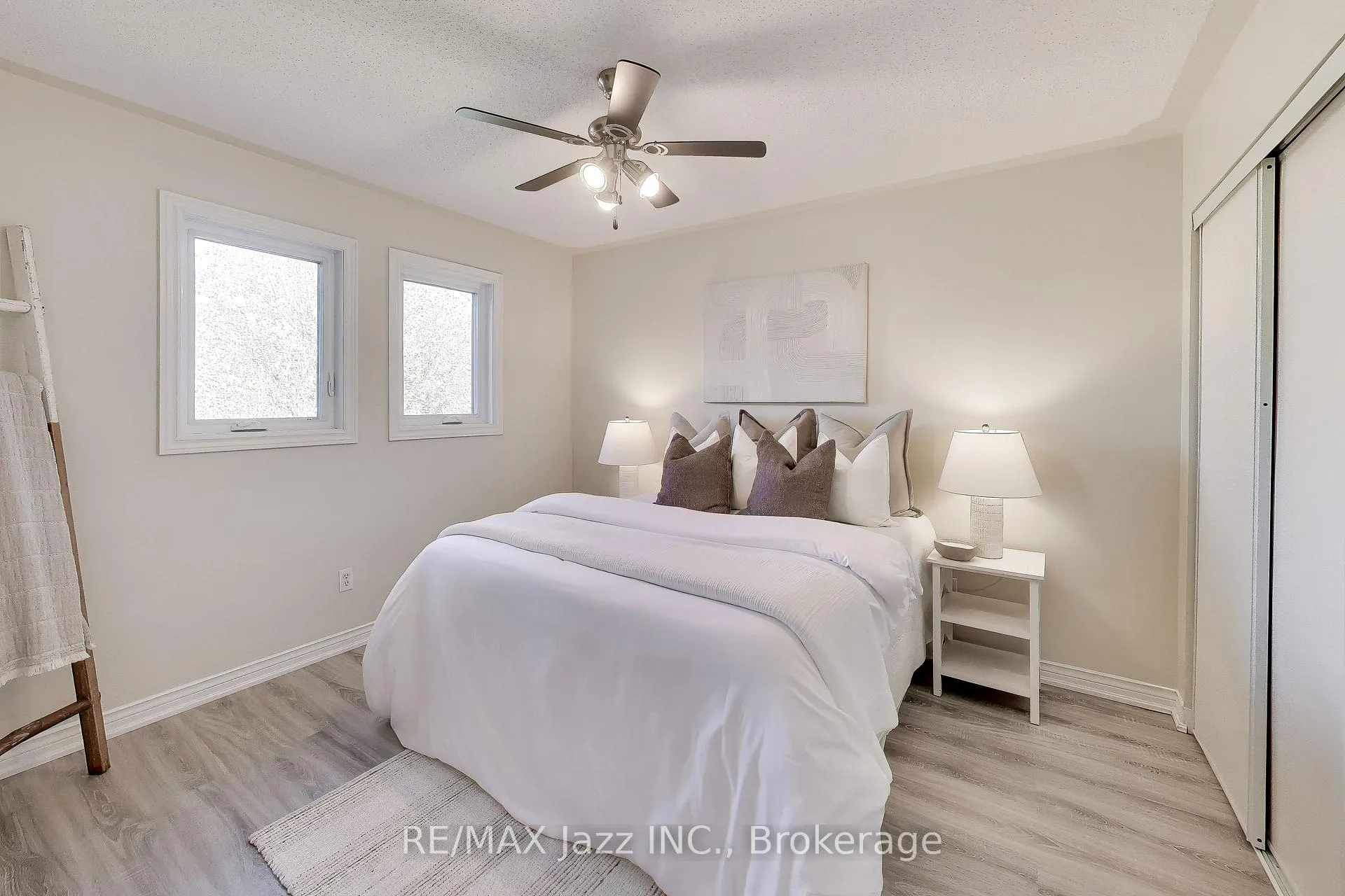 Photo 33 of 6 West Side Drive, Clarington, Bowmanville — HOMEH