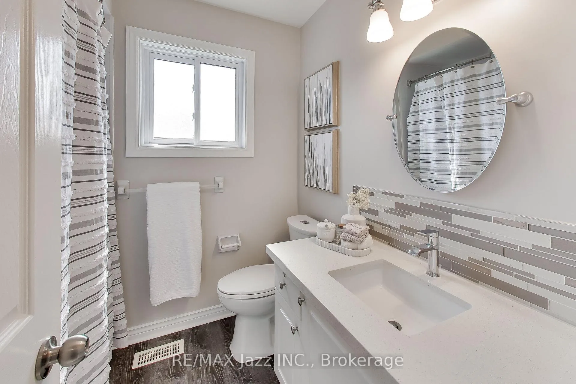 Photo 35 of 6 West Side Drive, Clarington, Bowmanville — HOMEH