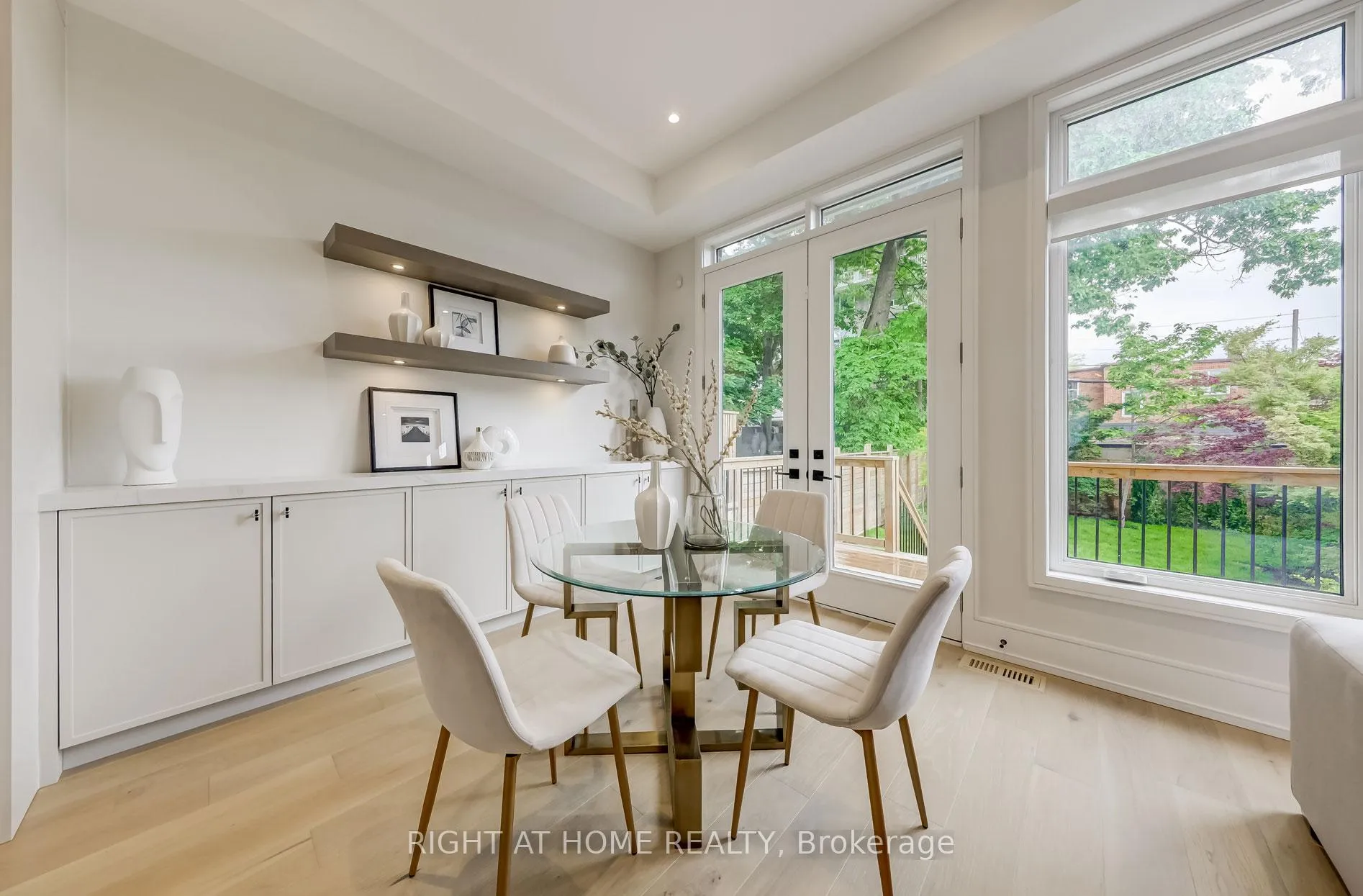 Photo 14 of 102 Parklea Drive, Toronto, Leaside — HOMEH