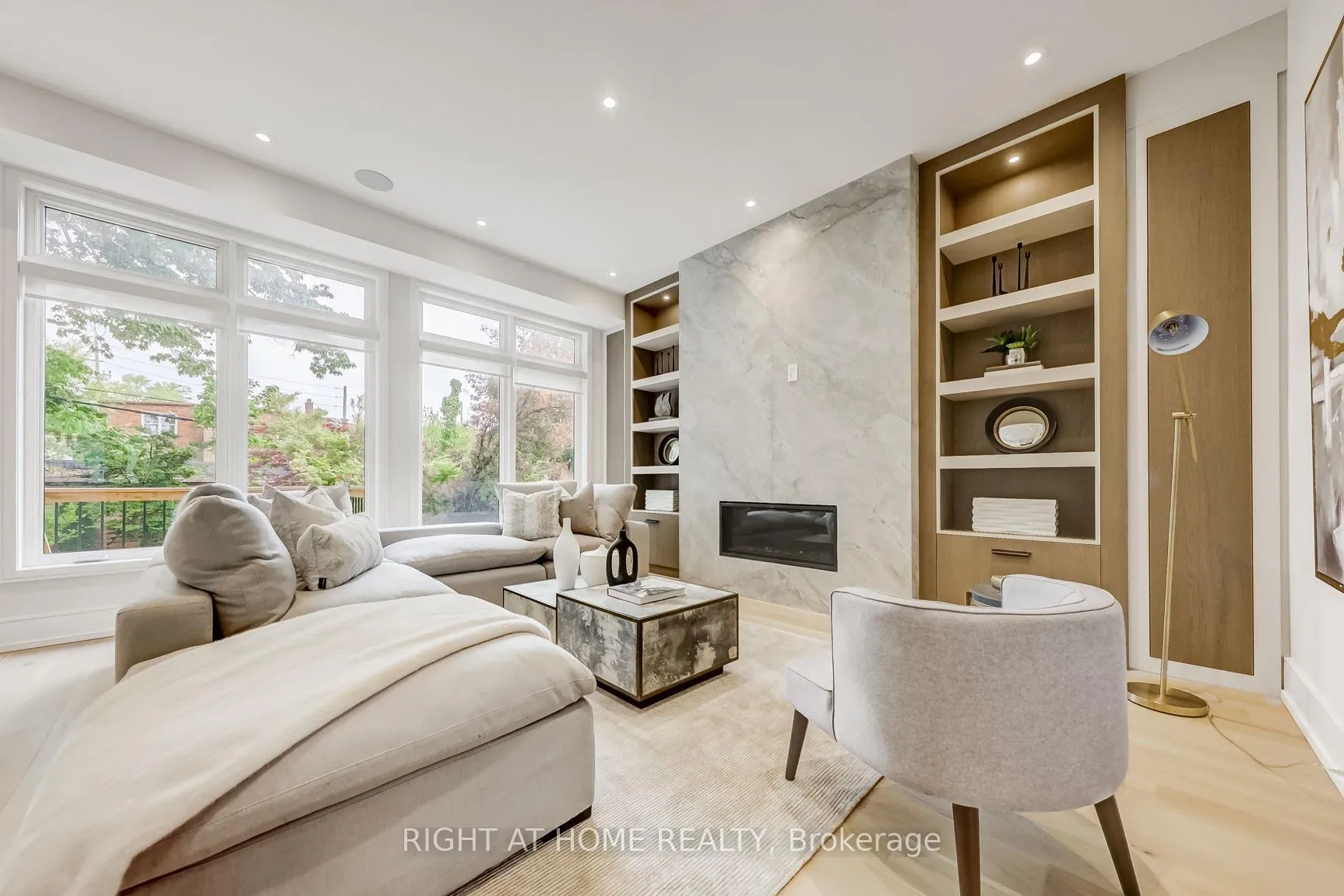 Photo 16 of 102 Parklea Drive, Toronto, Leaside — HOMEH