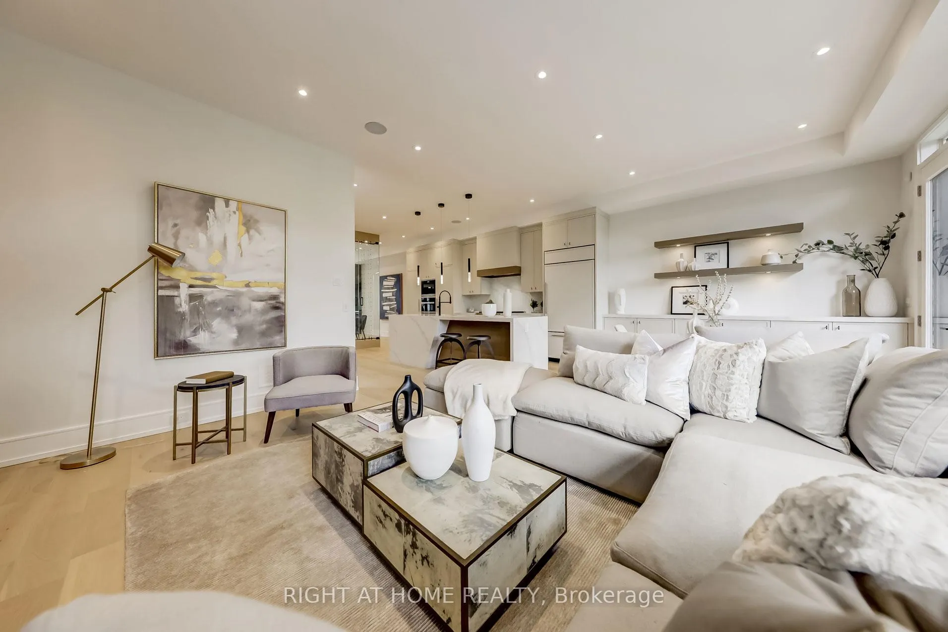Photo 17 of 102 Parklea Drive, Toronto, Leaside — HOMEH