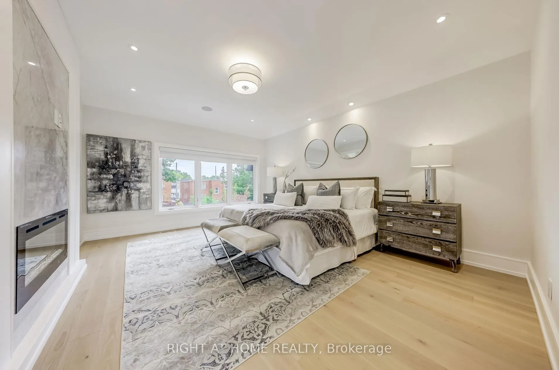 Photo 20 of 102 Parklea Drive, Toronto, Leaside — HOMEH