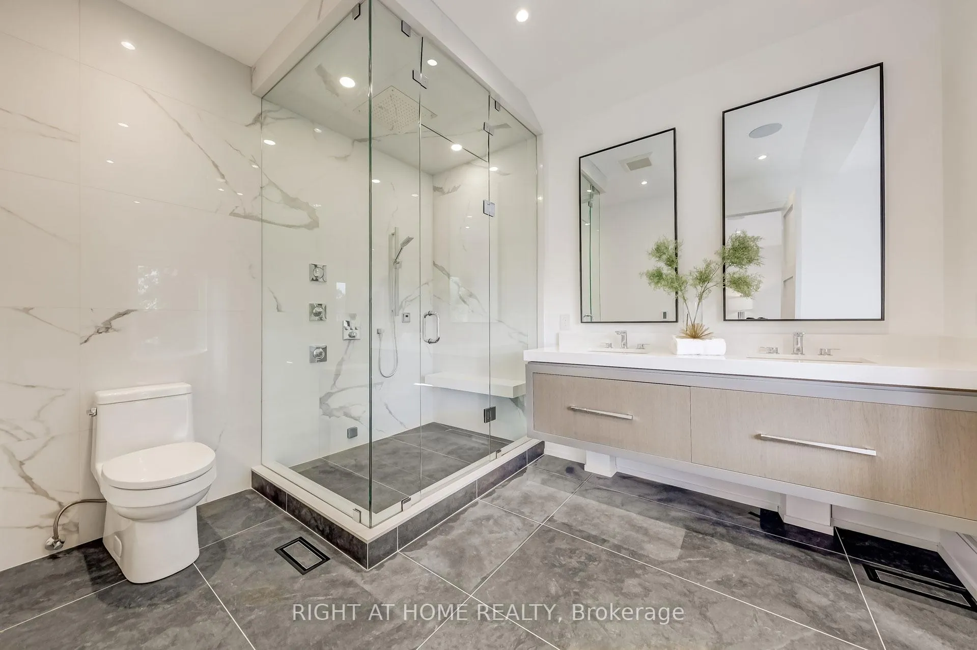 Photo 23 of 102 Parklea Drive, Toronto, Leaside — HOMEH