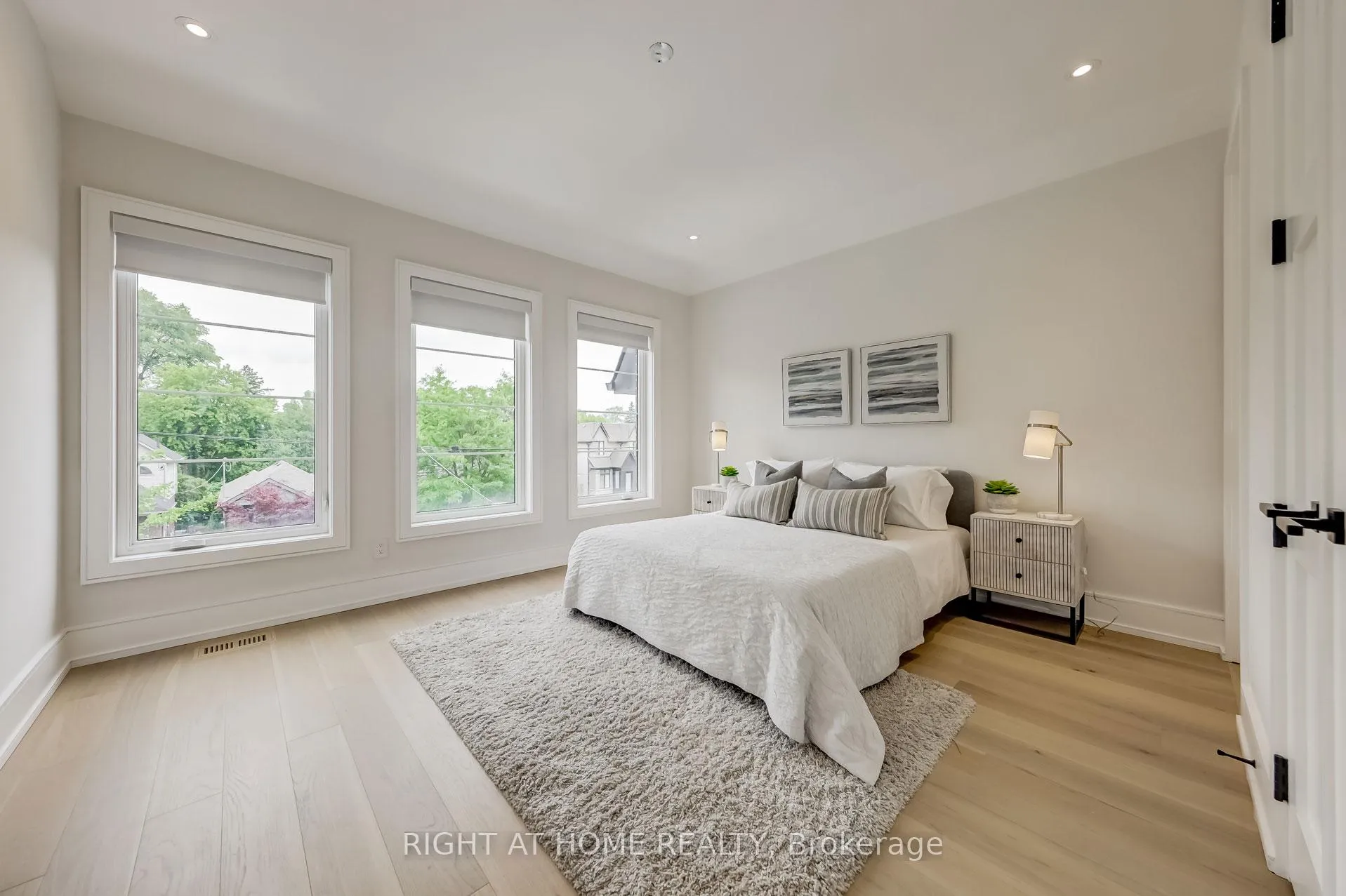 Photo 26 of 102 Parklea Drive, Toronto, Leaside — HOMEH