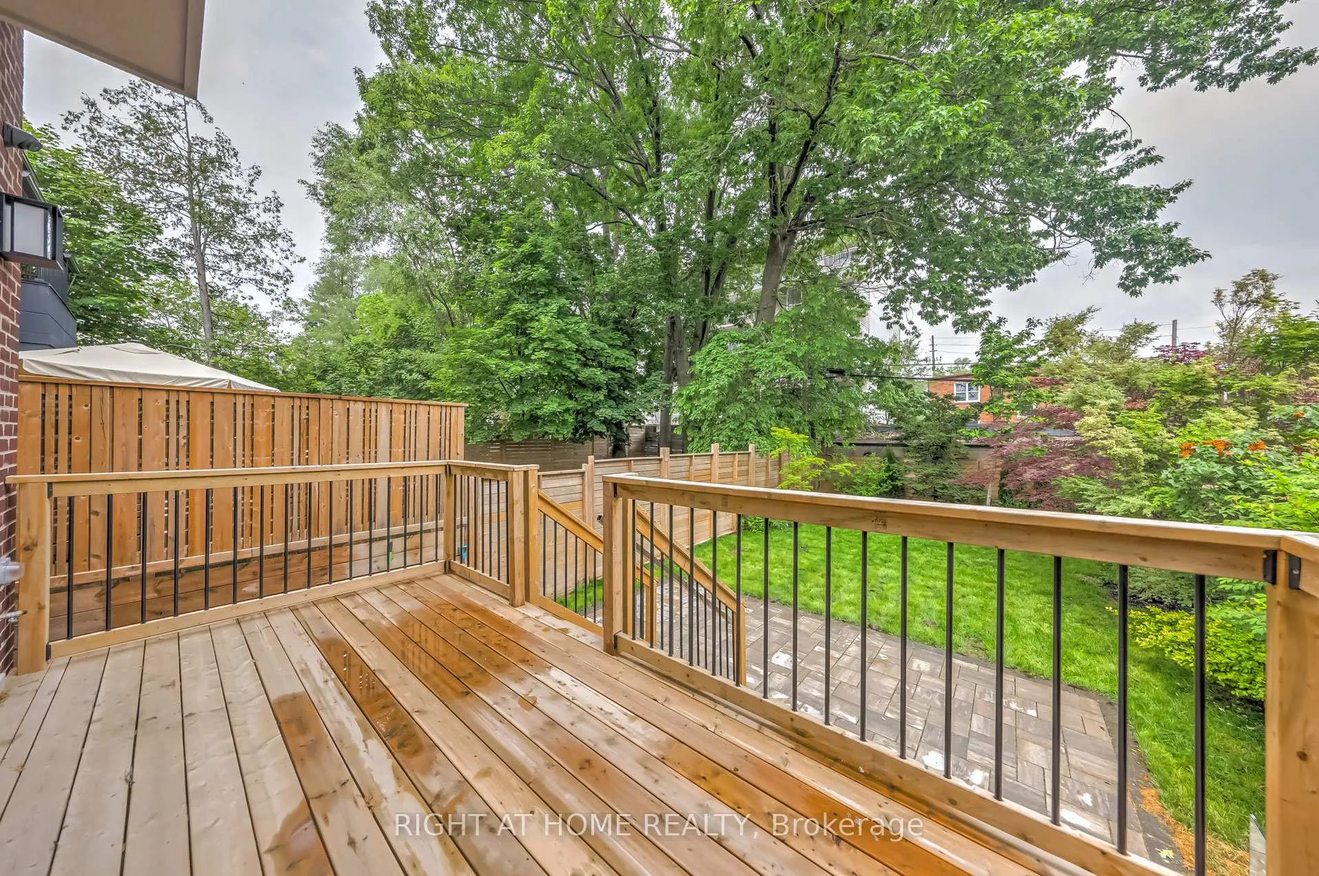Photo 39 of 102 Parklea Drive, Toronto, Leaside — HOMEH