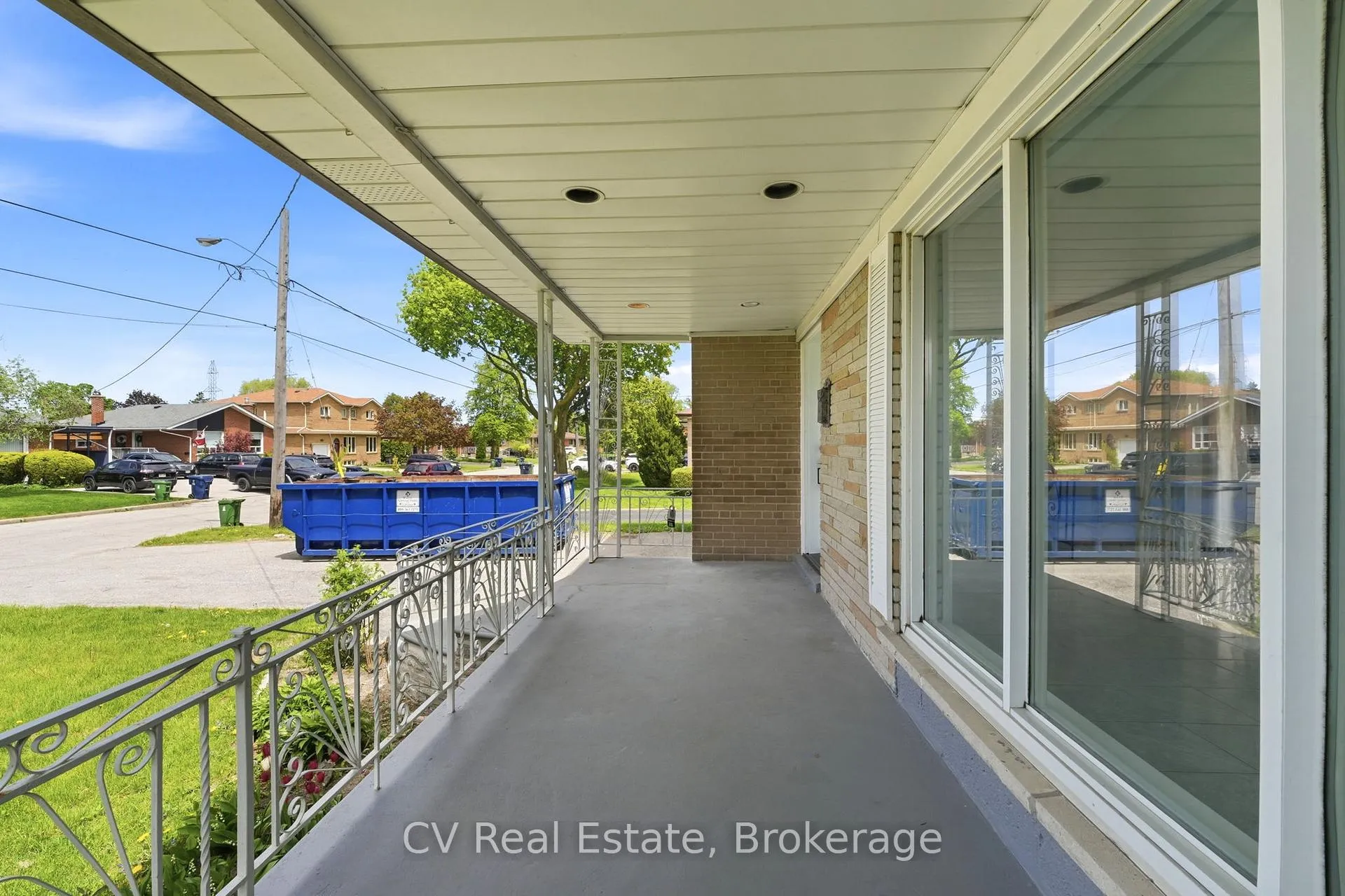 Photo 4 of Unit Upper, 27 Bellegrade Court, North York, Humbermede — HOMEH