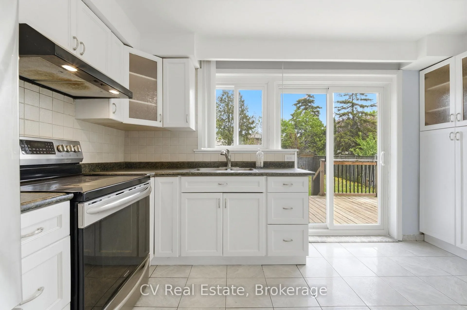 Photo 9 of Unit Upper, 27 Bellegrade Court, North York, Humbermede — HOMEH