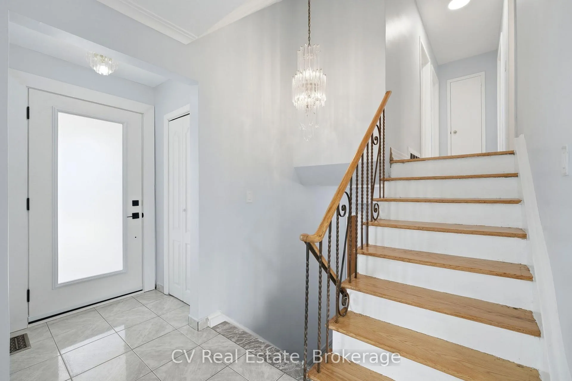 Photo 15 of Unit Upper, 27 Bellegrade Court, North York, Humbermede — HOMEH