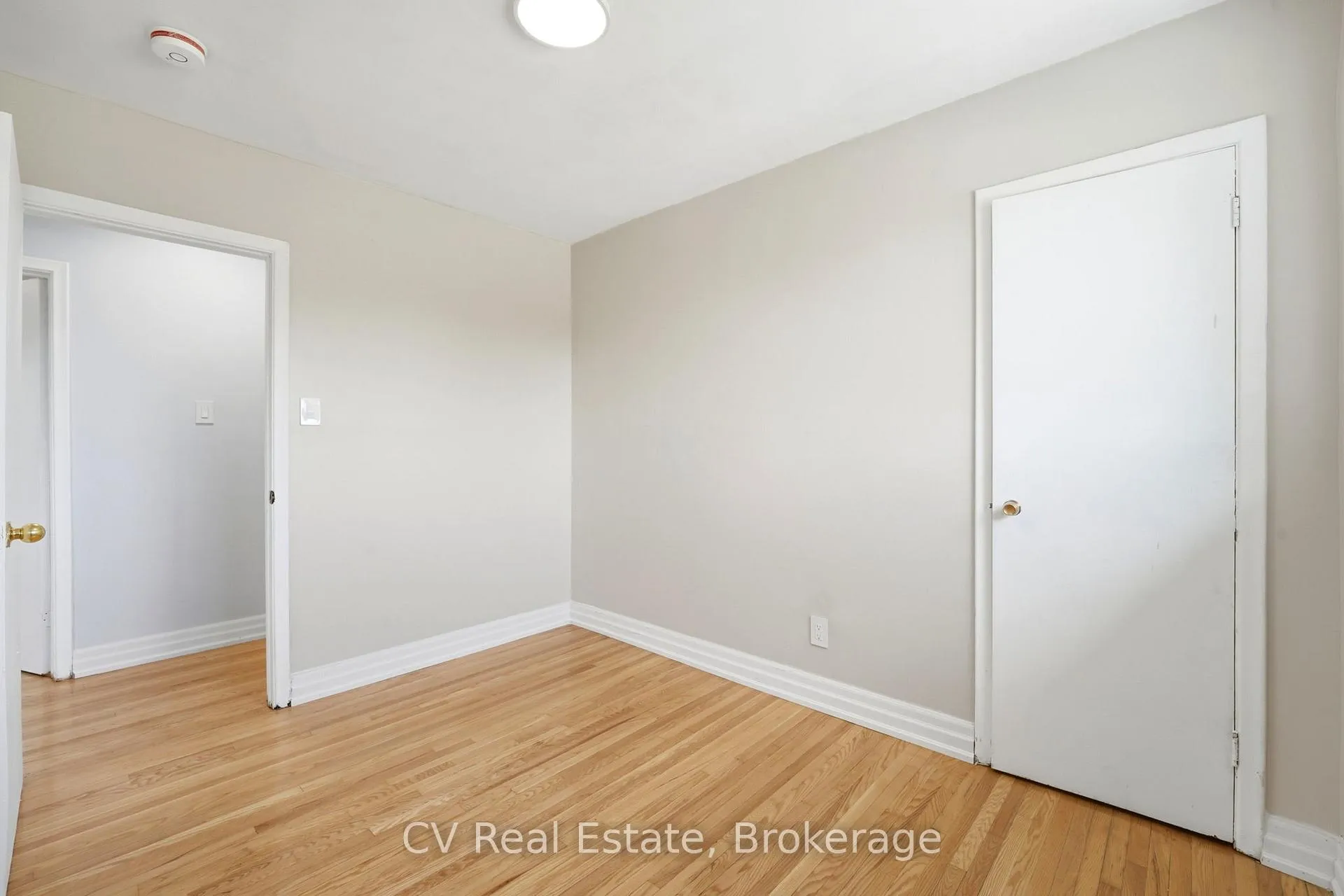 Photo 18 of Unit Upper, 27 Bellegrade Court, North York, Humbermede — HOMEH