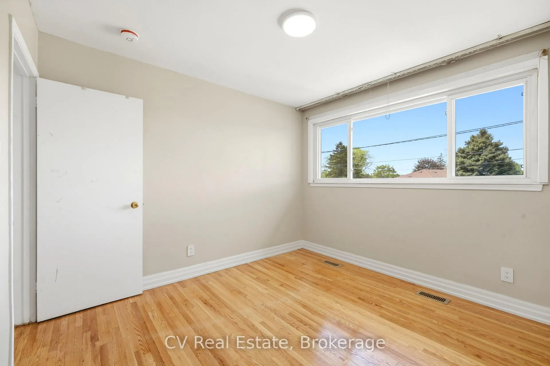 Photo 19 of Unit Upper, 27 Bellegrade Court, North York, Humbermede — HOMEH