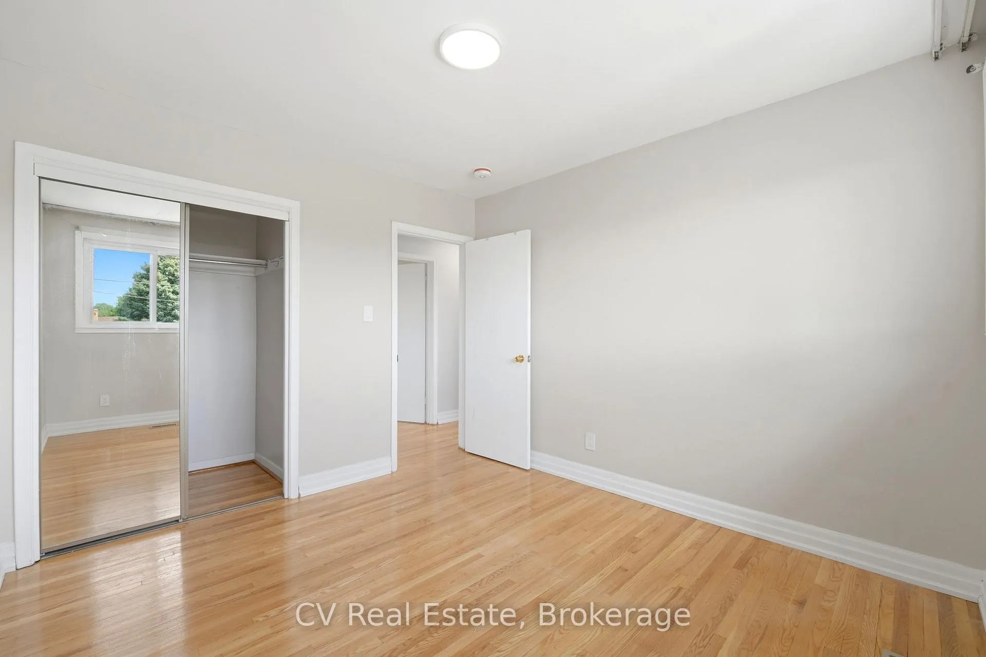 Photo 20 of Unit Upper, 27 Bellegrade Court, North York, Humbermede — HOMEH