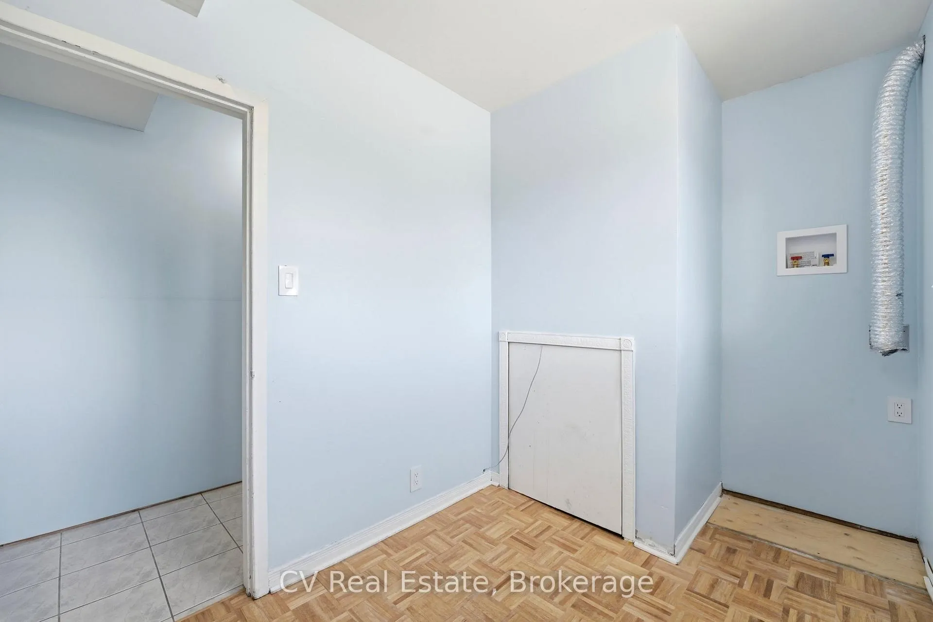Photo 25 of Unit Upper, 27 Bellegrade Court, North York, Humbermede — HOMEH