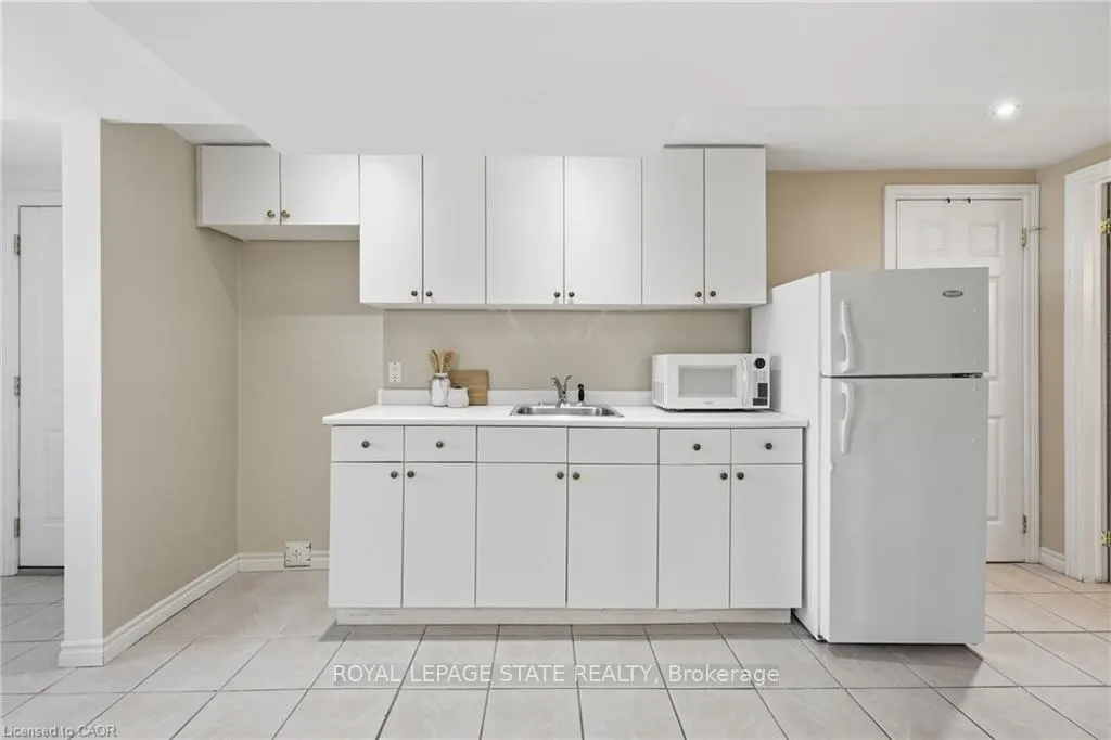 Photo 11 of 20 Peel Street S, Hamilton, Dundas — HOMEH