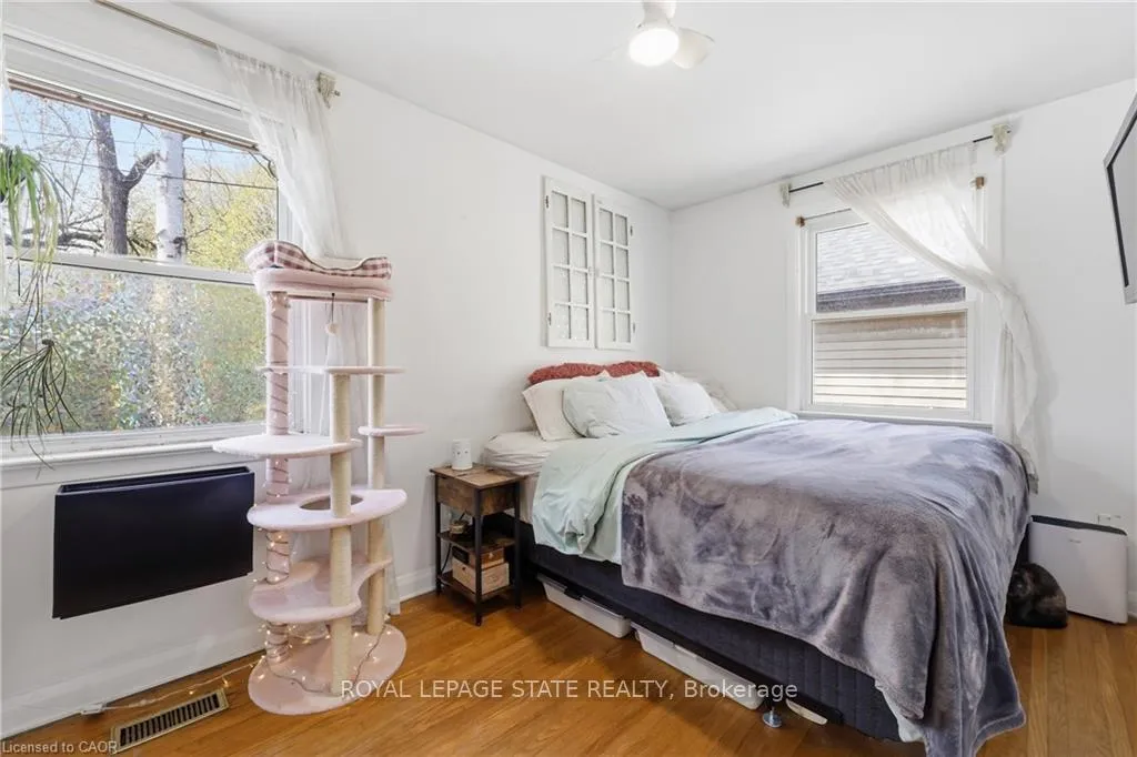 Photo 16 of 20 Peel Street S, Hamilton, Dundas — HOMEH