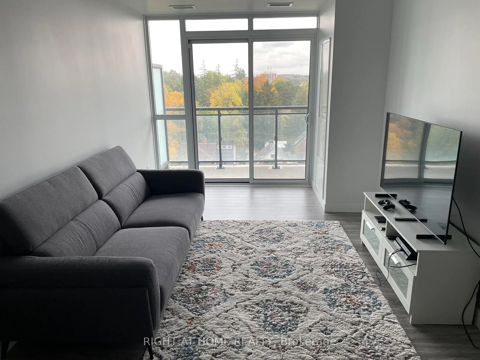 Photo 4 of Unit 711, 128 King Street N, Waterloo, Downtown Waterloo — HOMEH