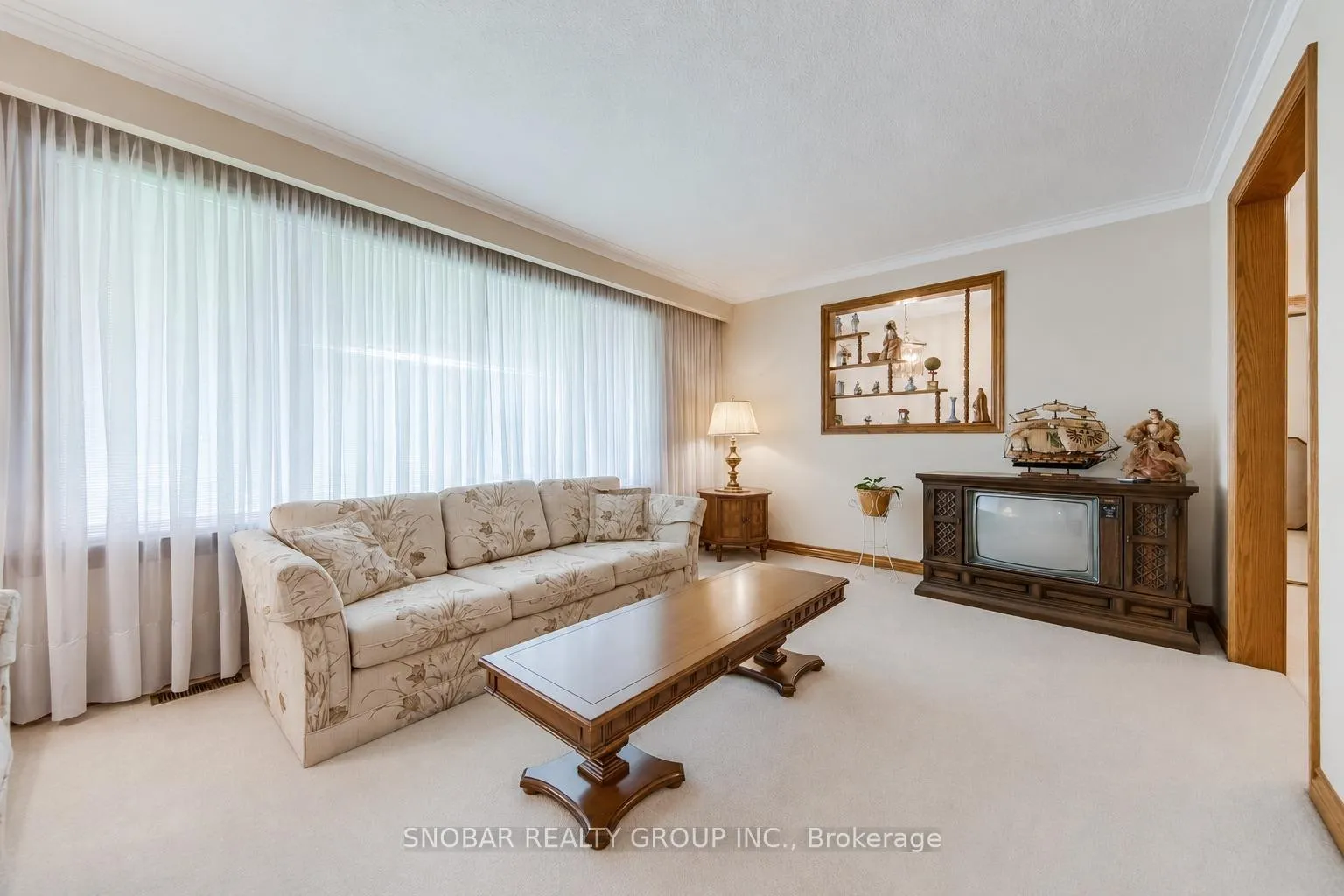 Photo 4 of 22 Norgrove Crescent, Etobicoke, Willowridge-Martingrove-Richview — HOMEH