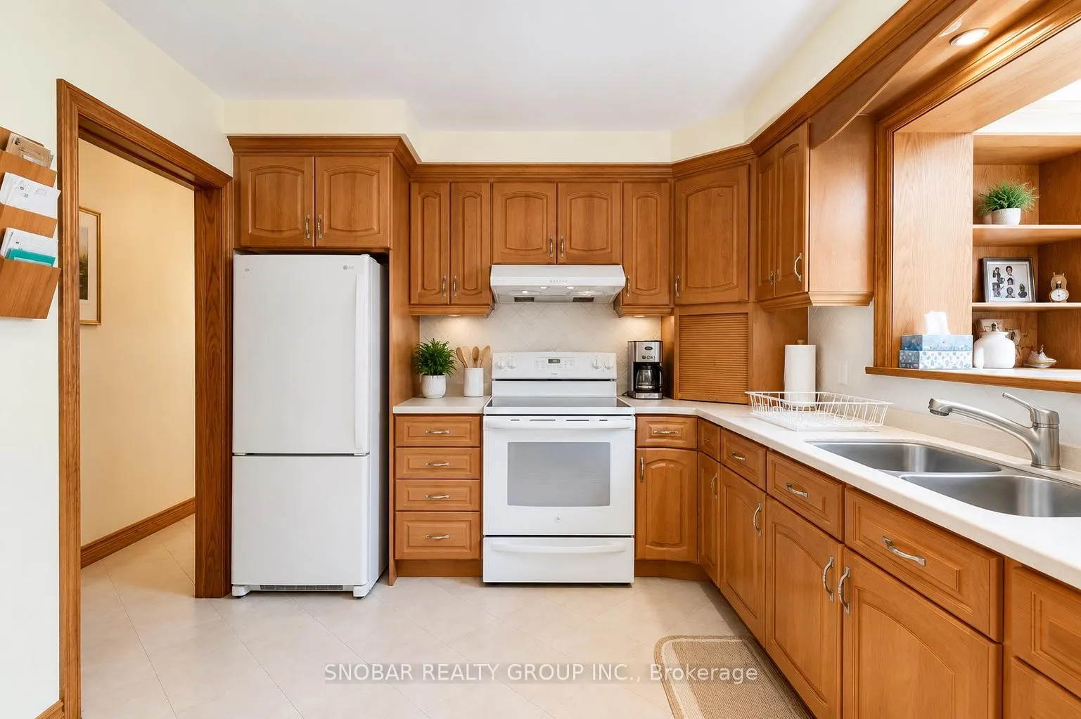 Photo 11 of 22 Norgrove Crescent, Etobicoke, Willowridge-Martingrove-Richview — HOMEH