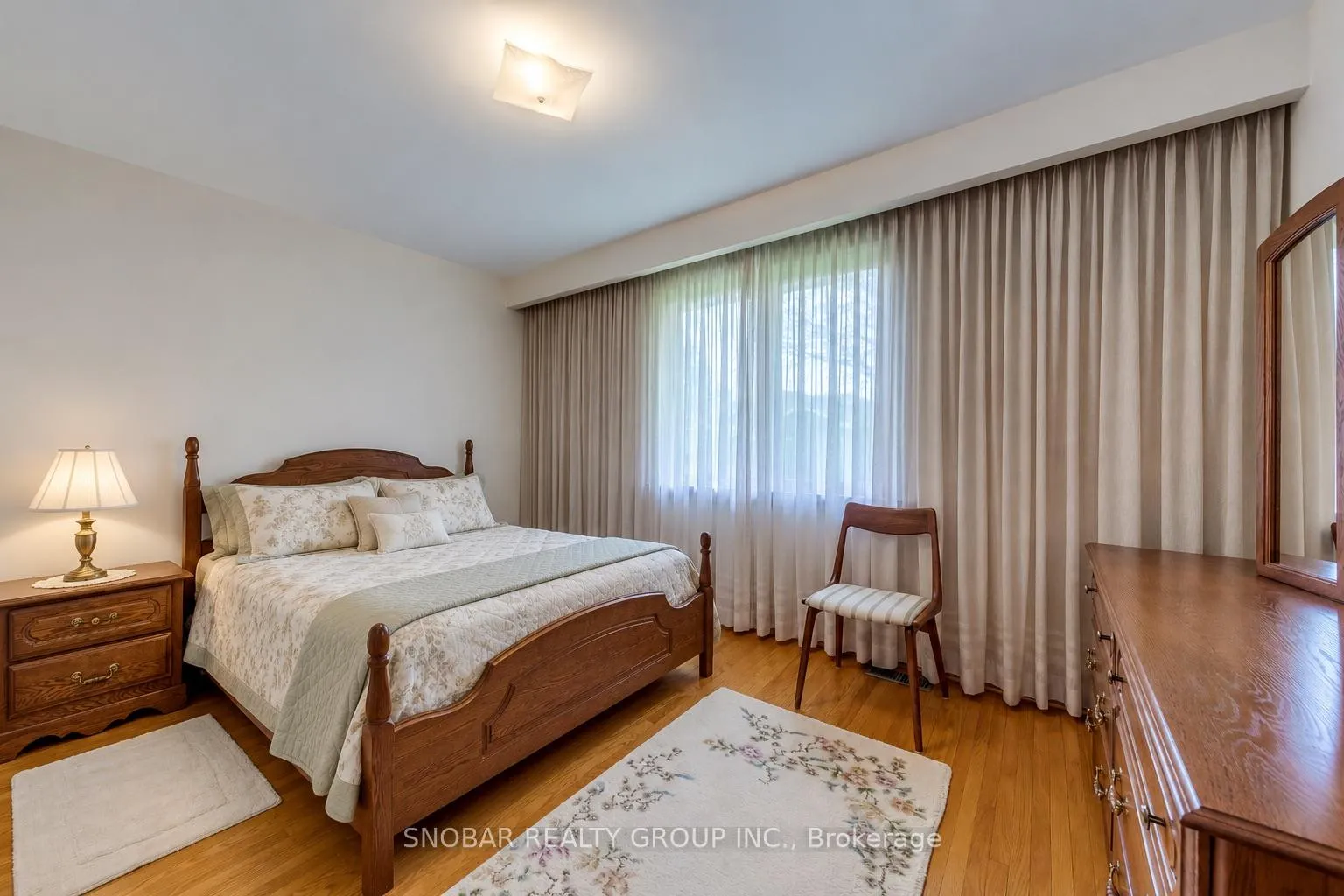 Photo 16 of 22 Norgrove Crescent, Etobicoke, Willowridge-Martingrove-Richview — HOMEH