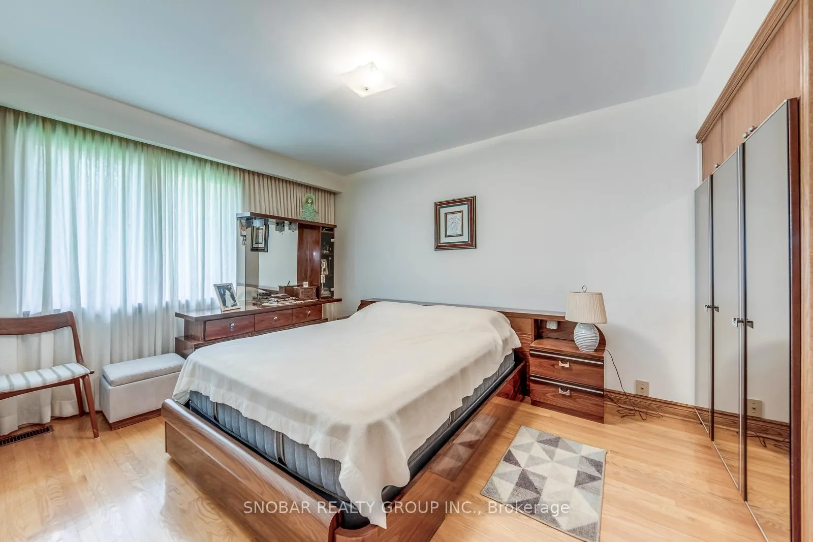 Photo 18 of 22 Norgrove Crescent, Etobicoke, Willowridge-Martingrove-Richview — HOMEH