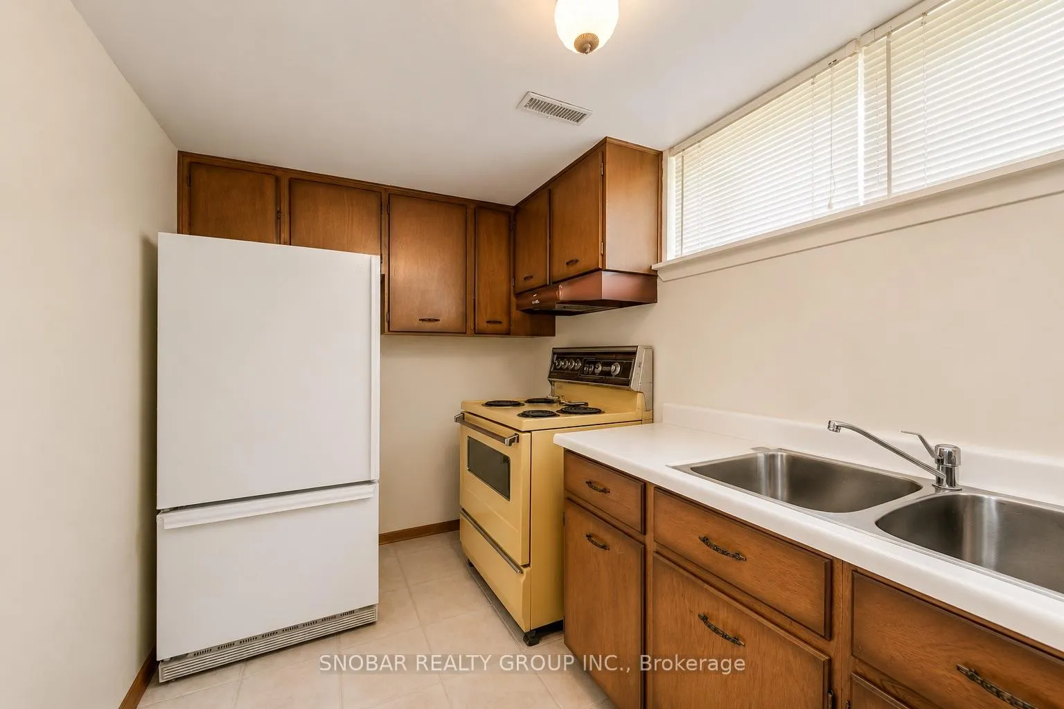Photo 24 of 22 Norgrove Crescent, Etobicoke, Willowridge-Martingrove-Richview — HOMEH
