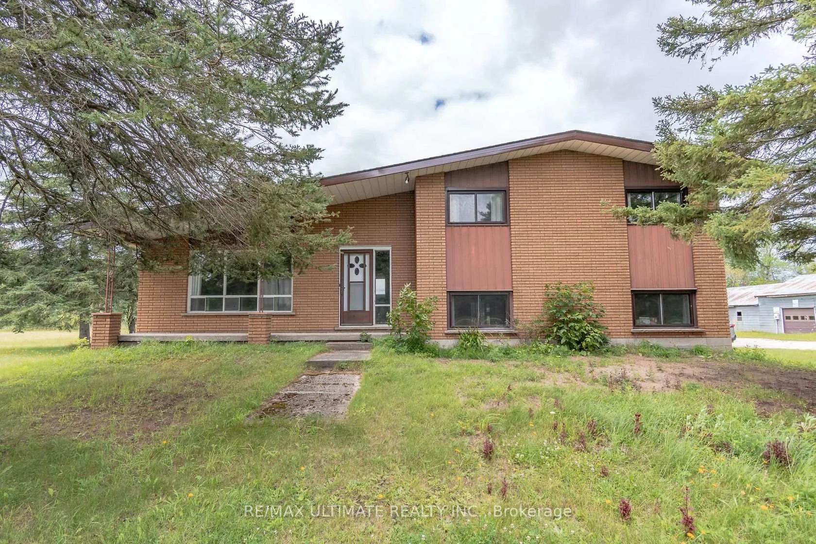 Photo 1 of 321 Warrington Road, Clearview, Stayner — HOMEH