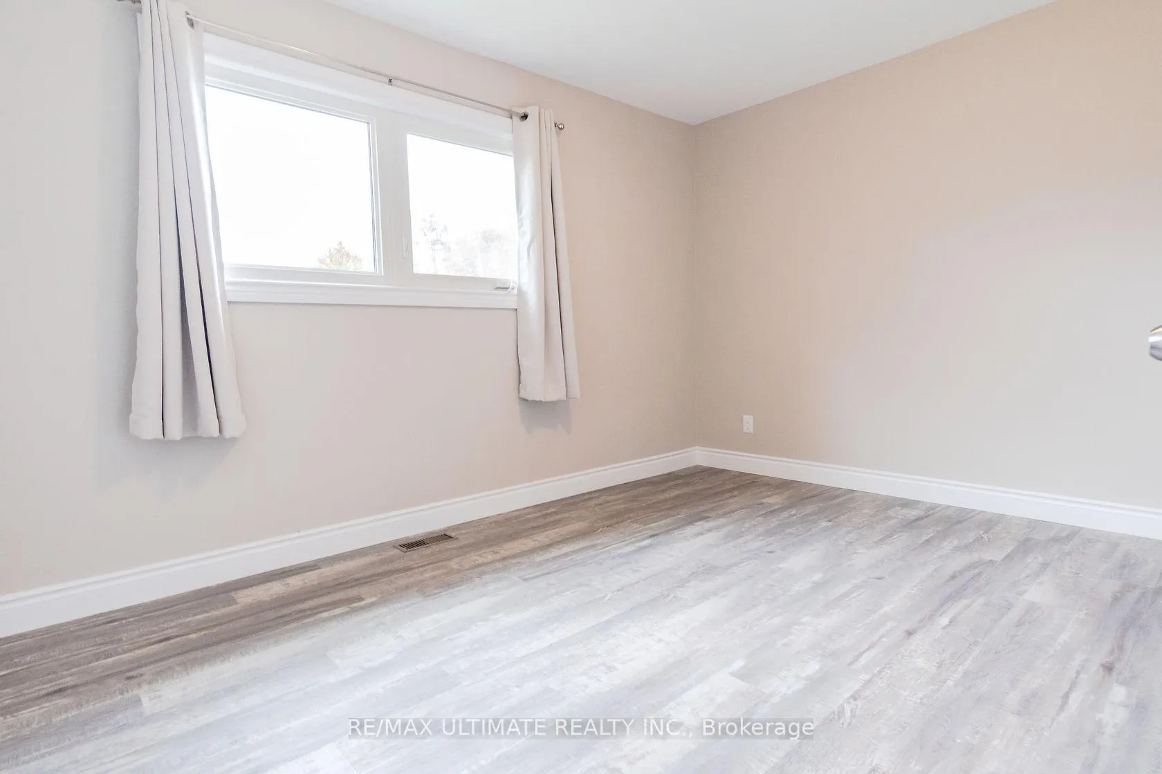 Photo 8 of 321 Warrington Road, Clearview, Stayner — HOMEH