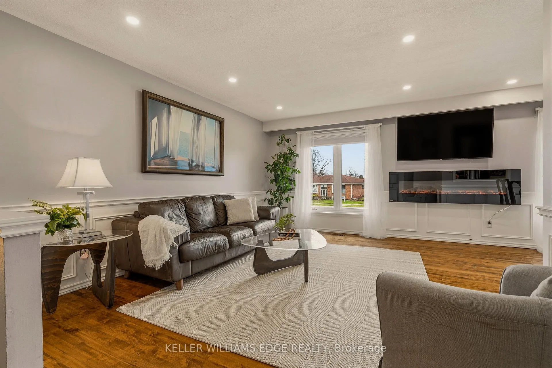 Photo 6 of 21 Milverton Close, Hamilton, Waterdown — HOMEH