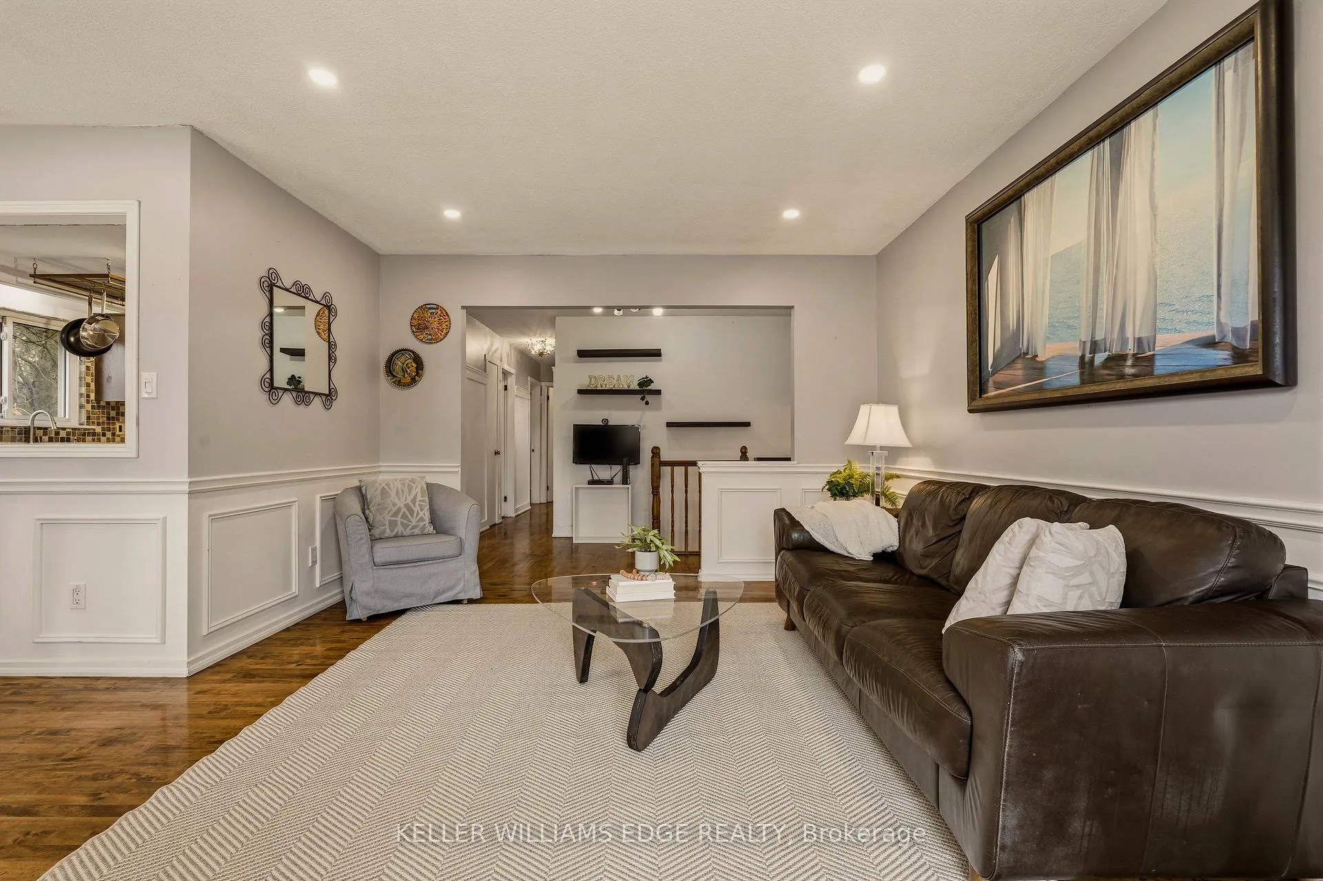 Photo 8 of 21 Milverton Close, Hamilton, Waterdown — HOMEH