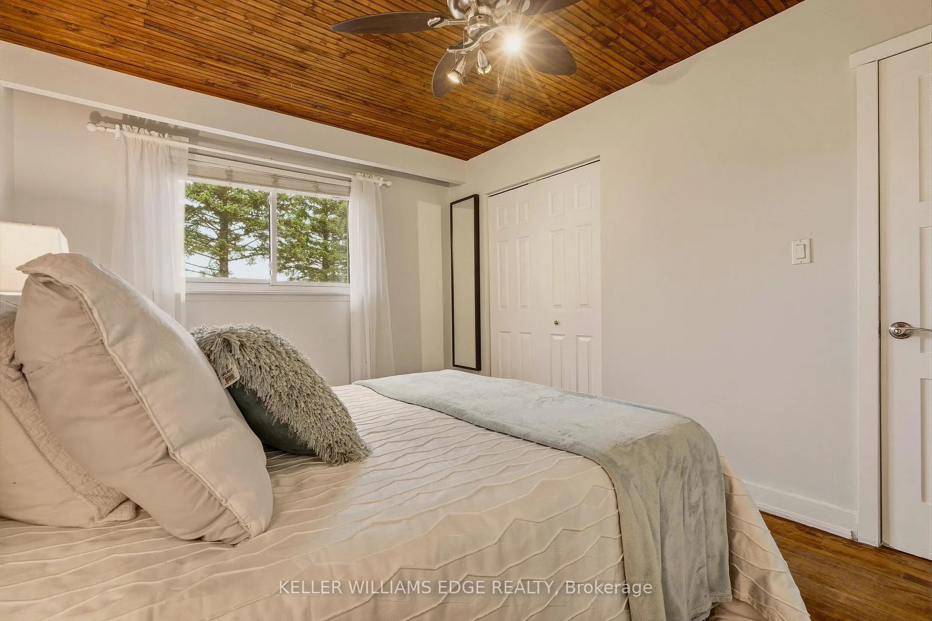Photo 17 of 21 Milverton Close, Hamilton, Waterdown — HOMEH