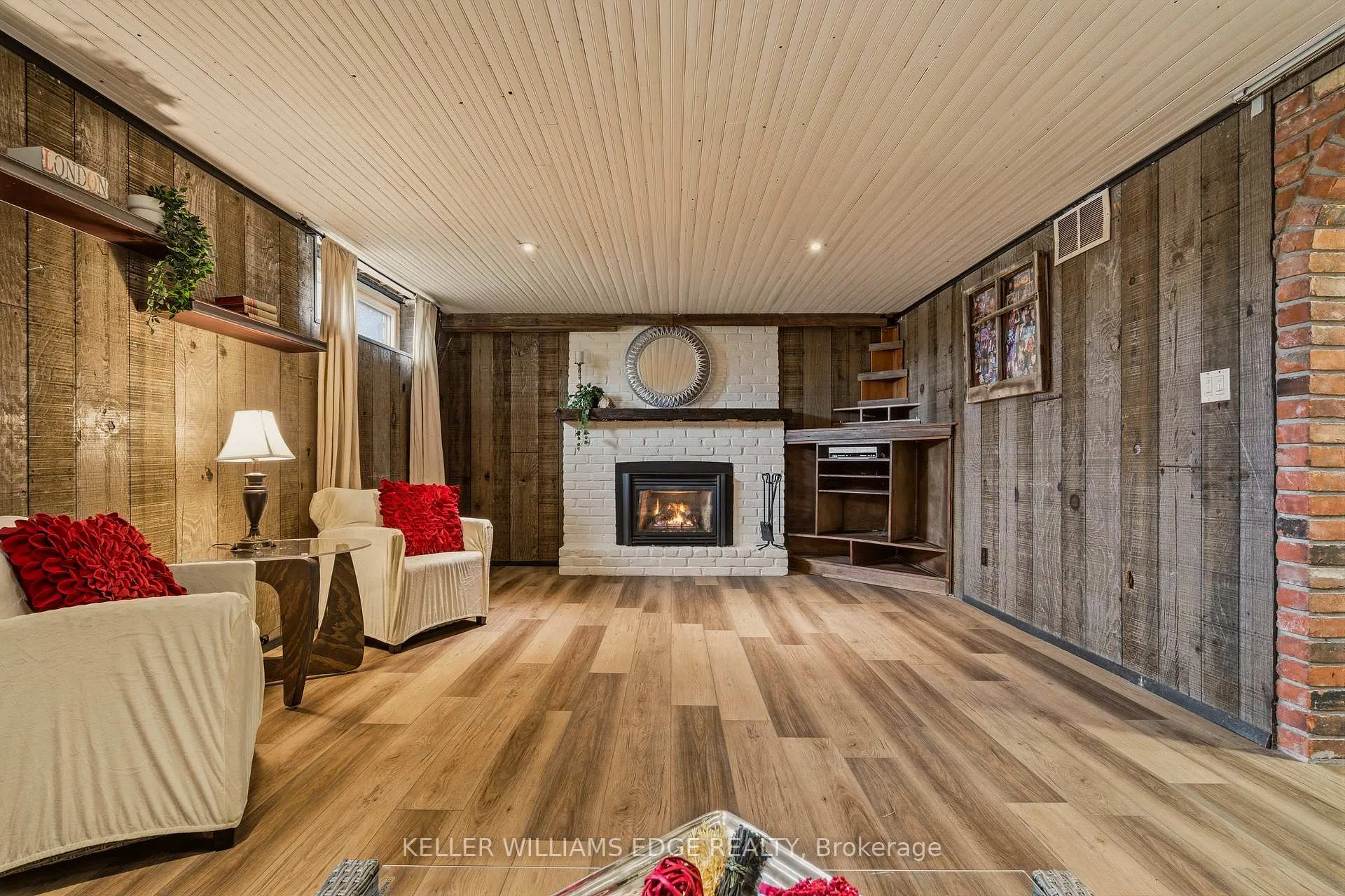 Photo 22 of 21 Milverton Close, Hamilton, Waterdown — HOMEH