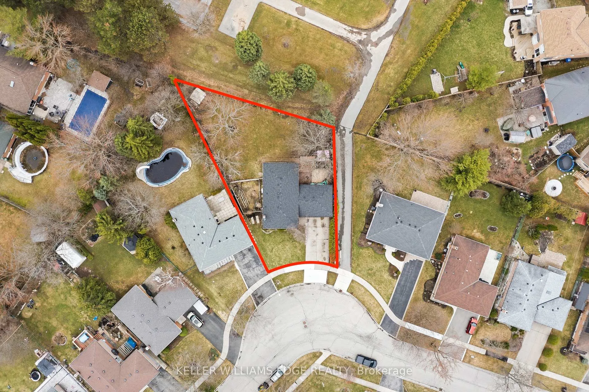 Photo 32 of 21 Milverton Close, Hamilton, Waterdown — HOMEH