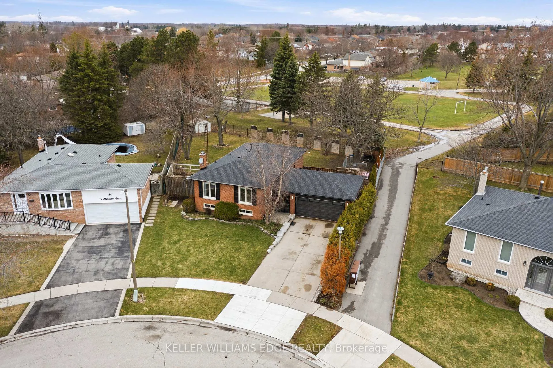 Photo 34 of 21 Milverton Close, Hamilton, Waterdown — HOMEH