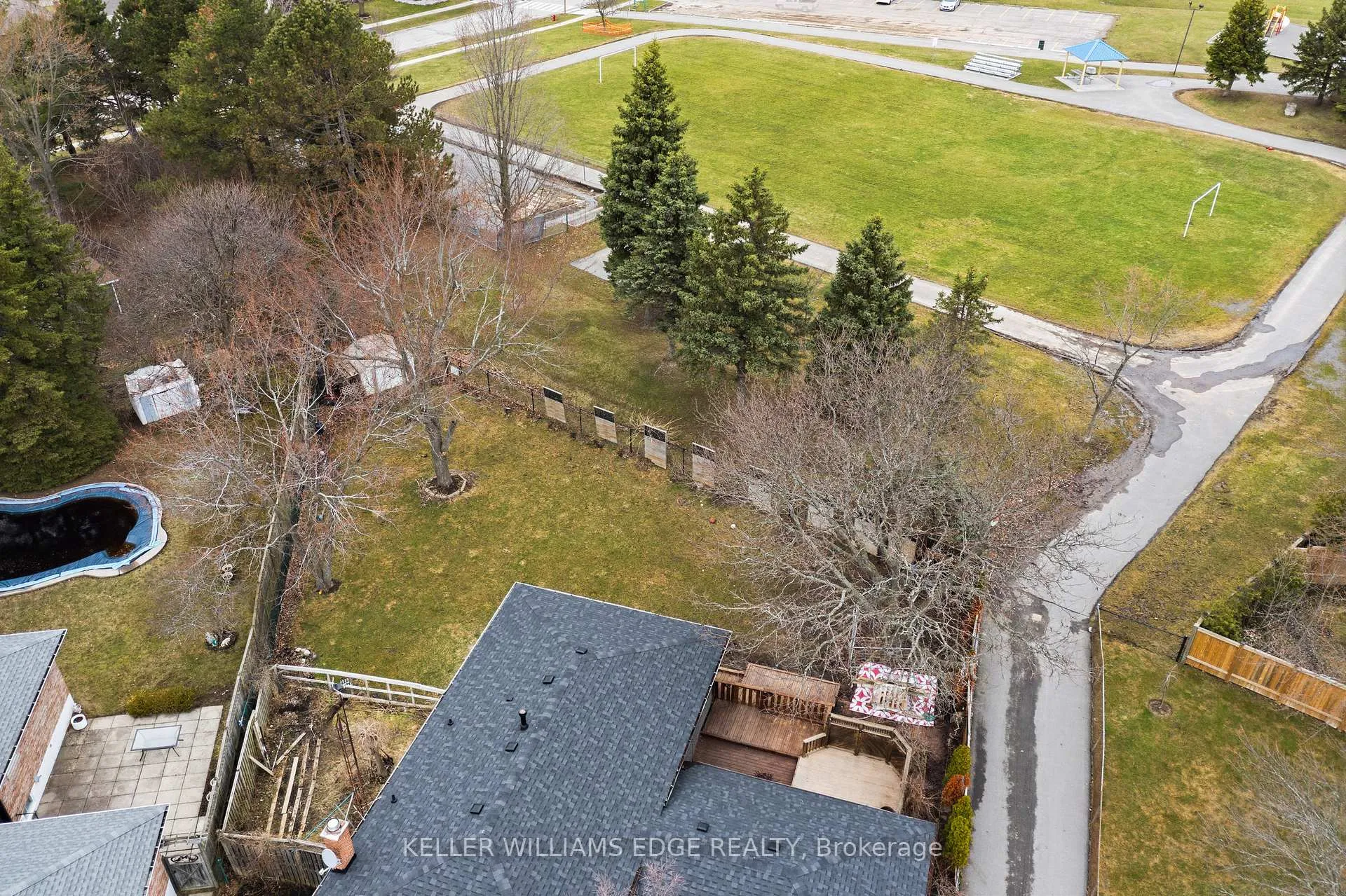 Photo 35 of 21 Milverton Close, Hamilton, Waterdown — HOMEH
