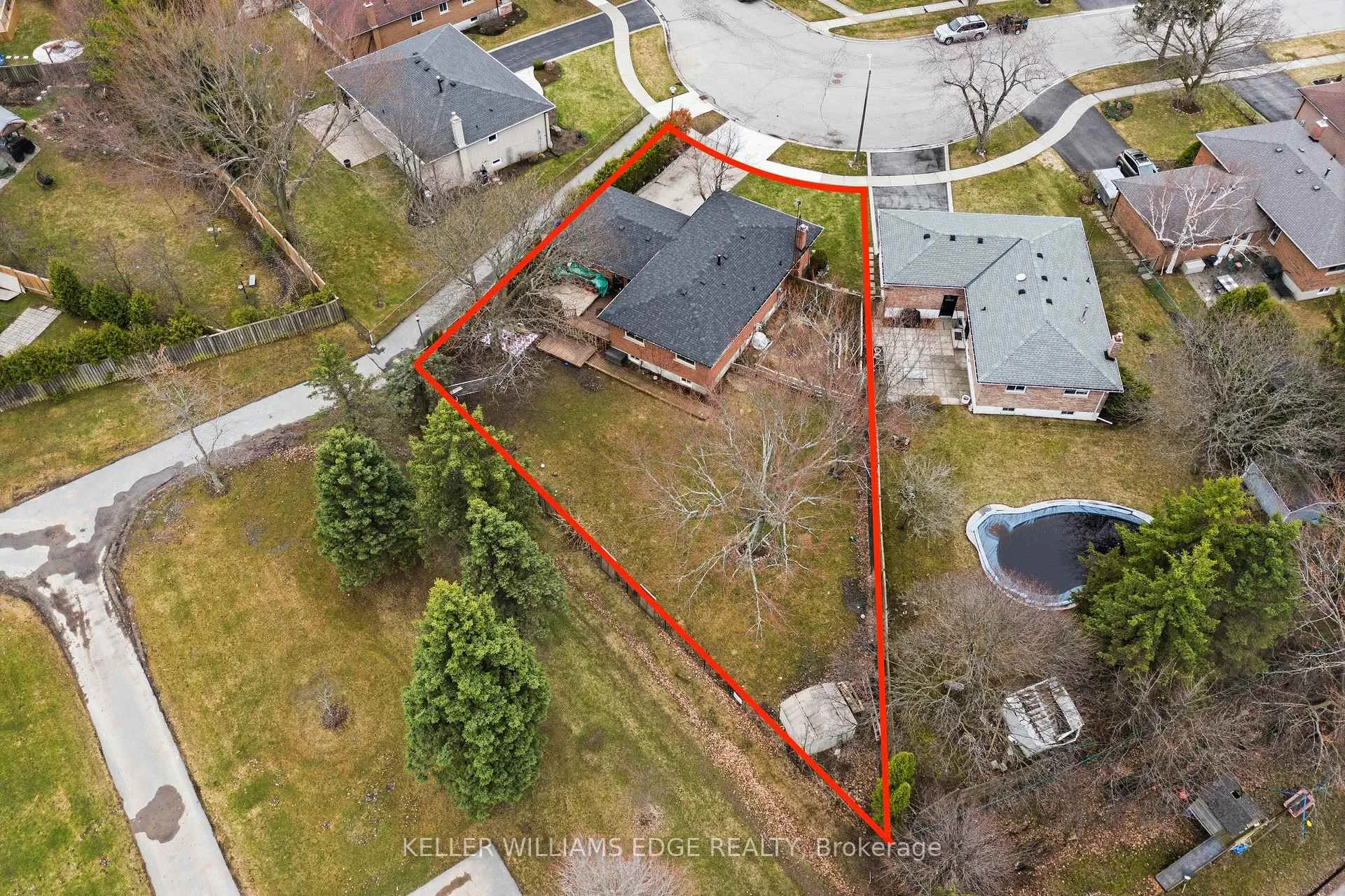 Photo 37 of 21 Milverton Close, Hamilton, Waterdown — HOMEH