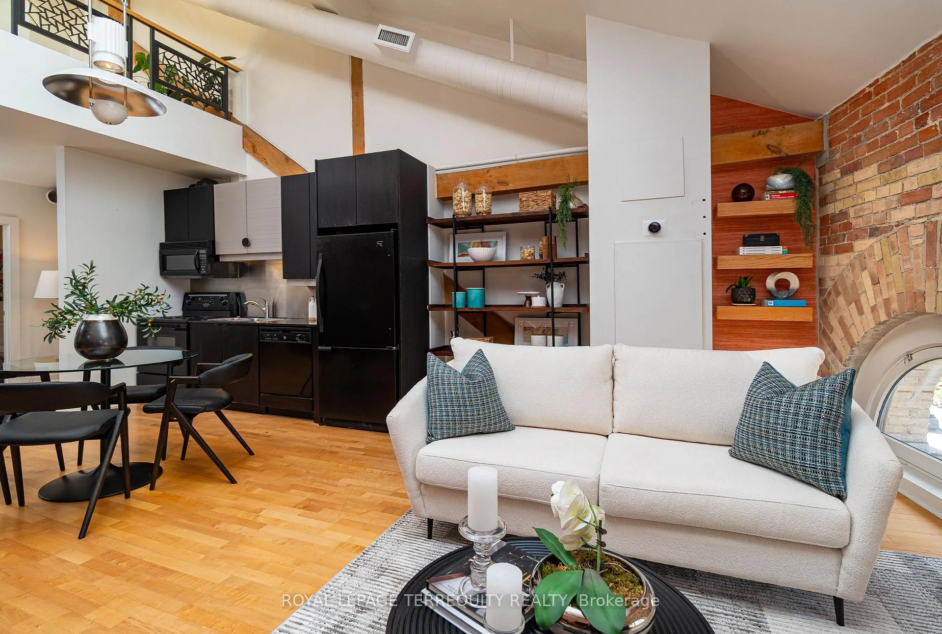 Photo 11 of Unit 409, 81A Front Street E, Toronto, Waterfront Communities — HOMEH