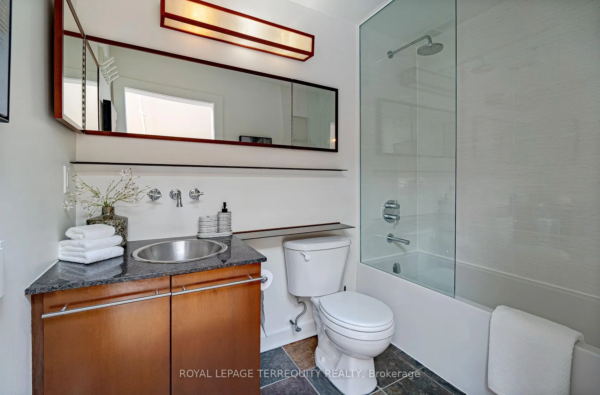 Photo 18 of Unit 409, 81A Front Street E, Toronto, Waterfront Communities — HOMEH