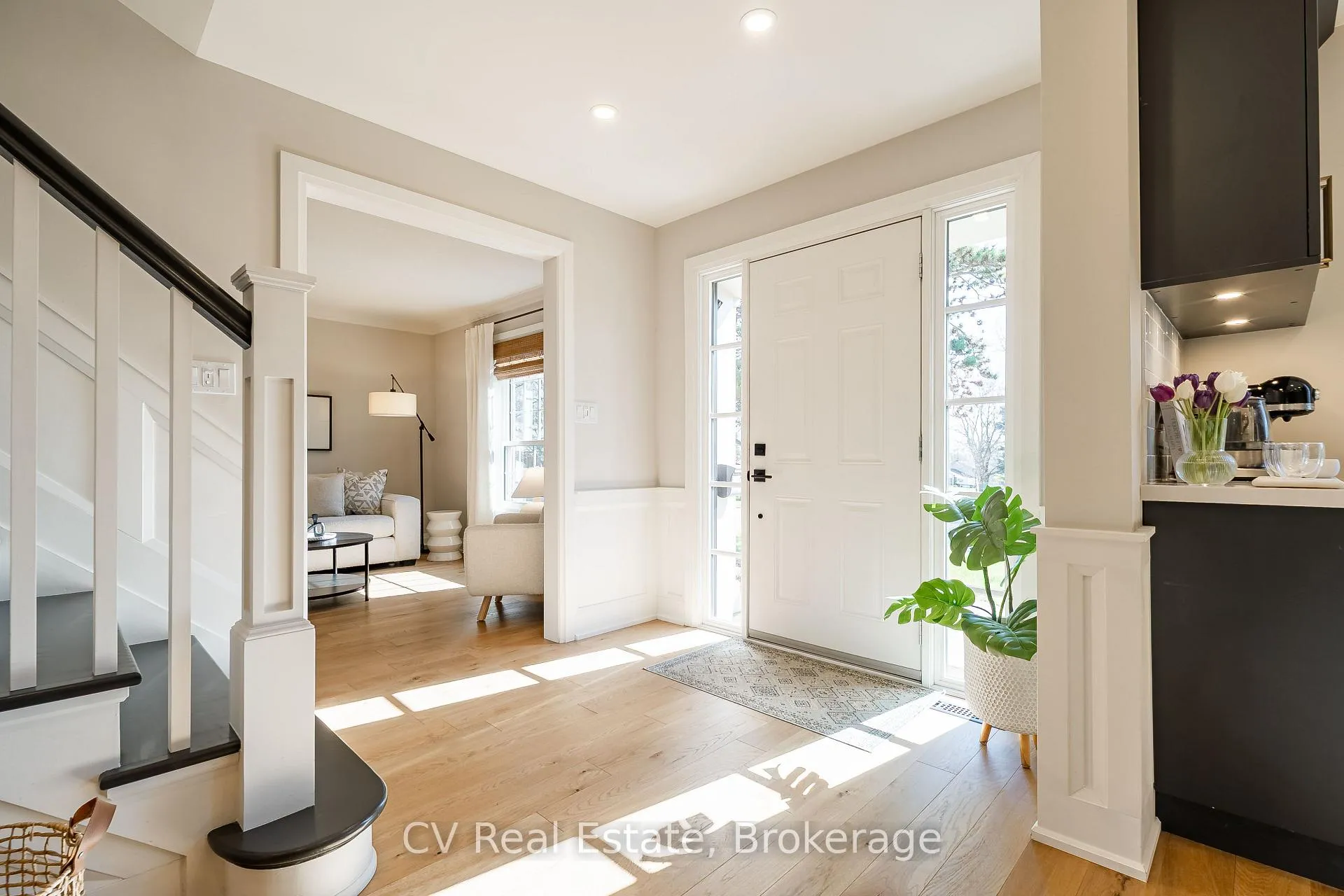 Photo 5 of 1149 Crofton Way, Burlington, Tyandaga — HOMEH