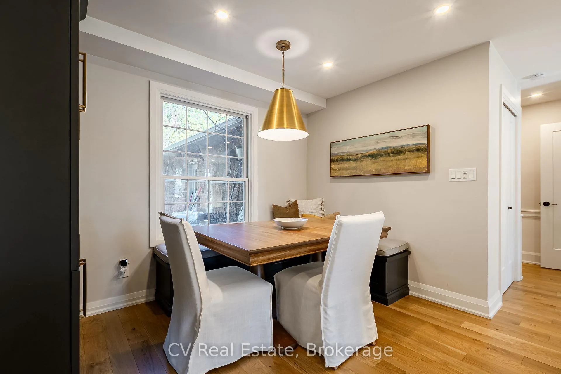 Photo 14 of 1149 Crofton Way, Burlington, Tyandaga — HOMEH