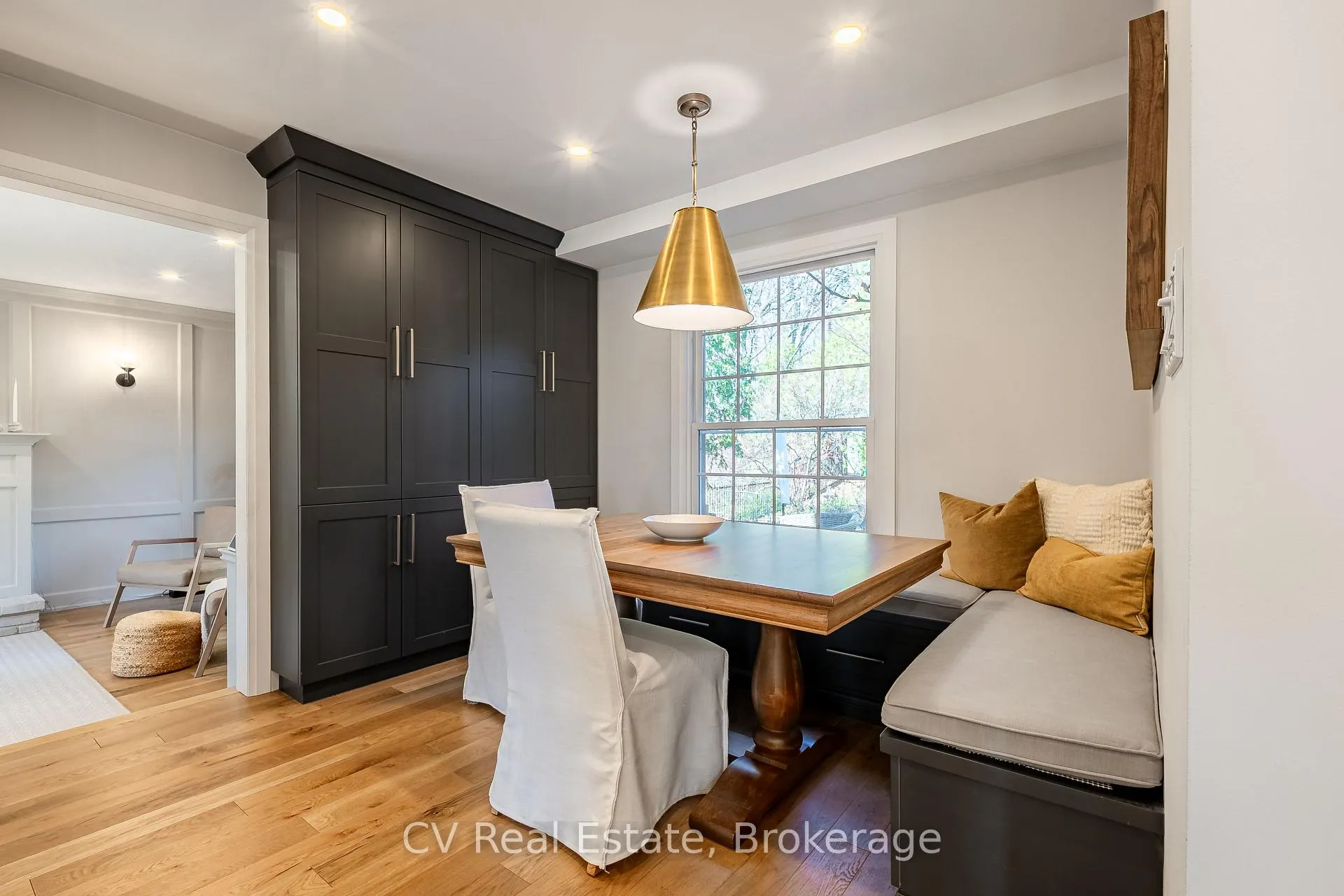 Photo 15 of 1149 Crofton Way, Burlington, Tyandaga — HOMEH