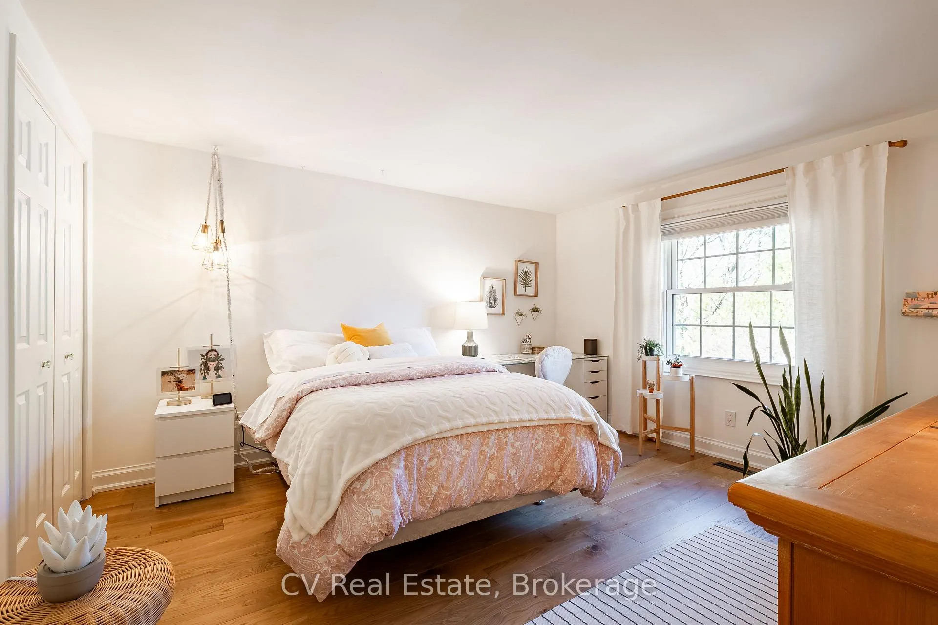 Photo 32 of 1149 Crofton Way, Burlington, Tyandaga — HOMEH