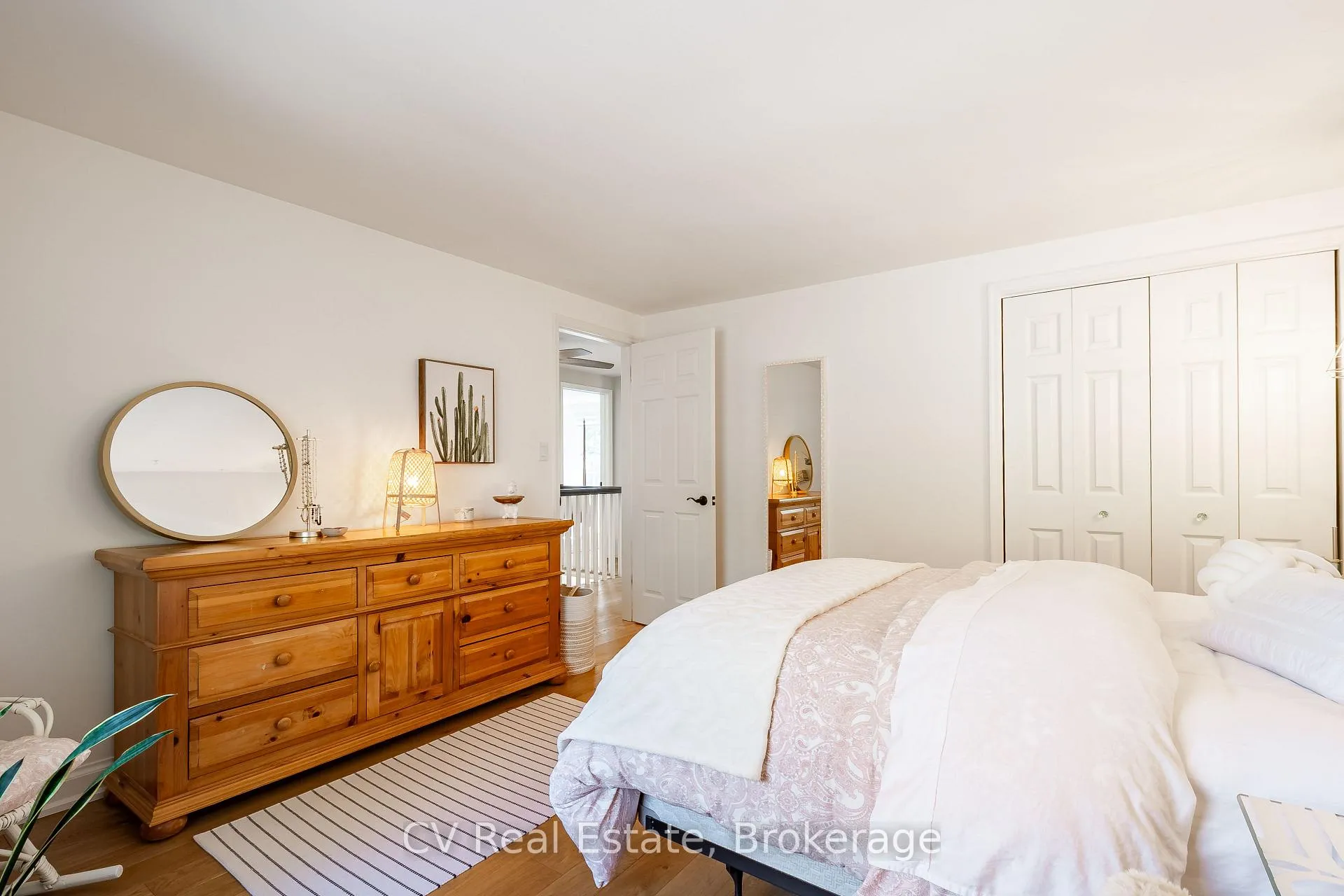 Photo 33 of 1149 Crofton Way, Burlington, Tyandaga — HOMEH